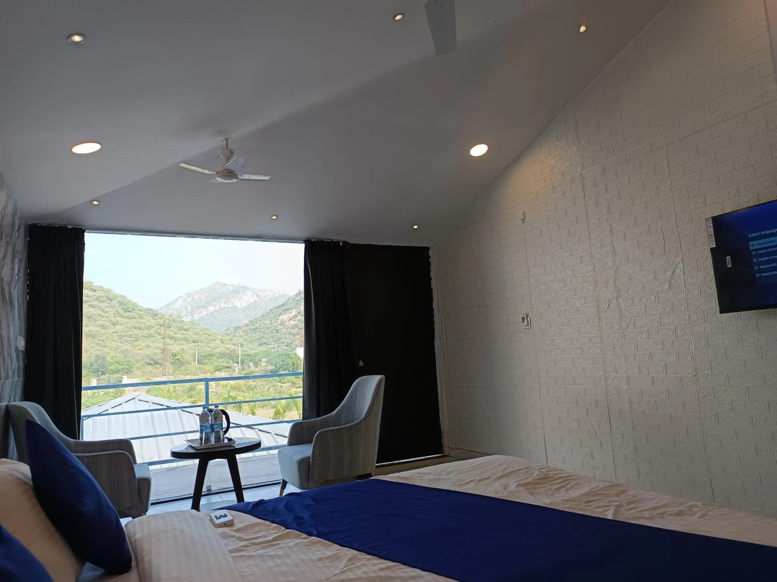 Bedroom, Bed in Hotel Raha