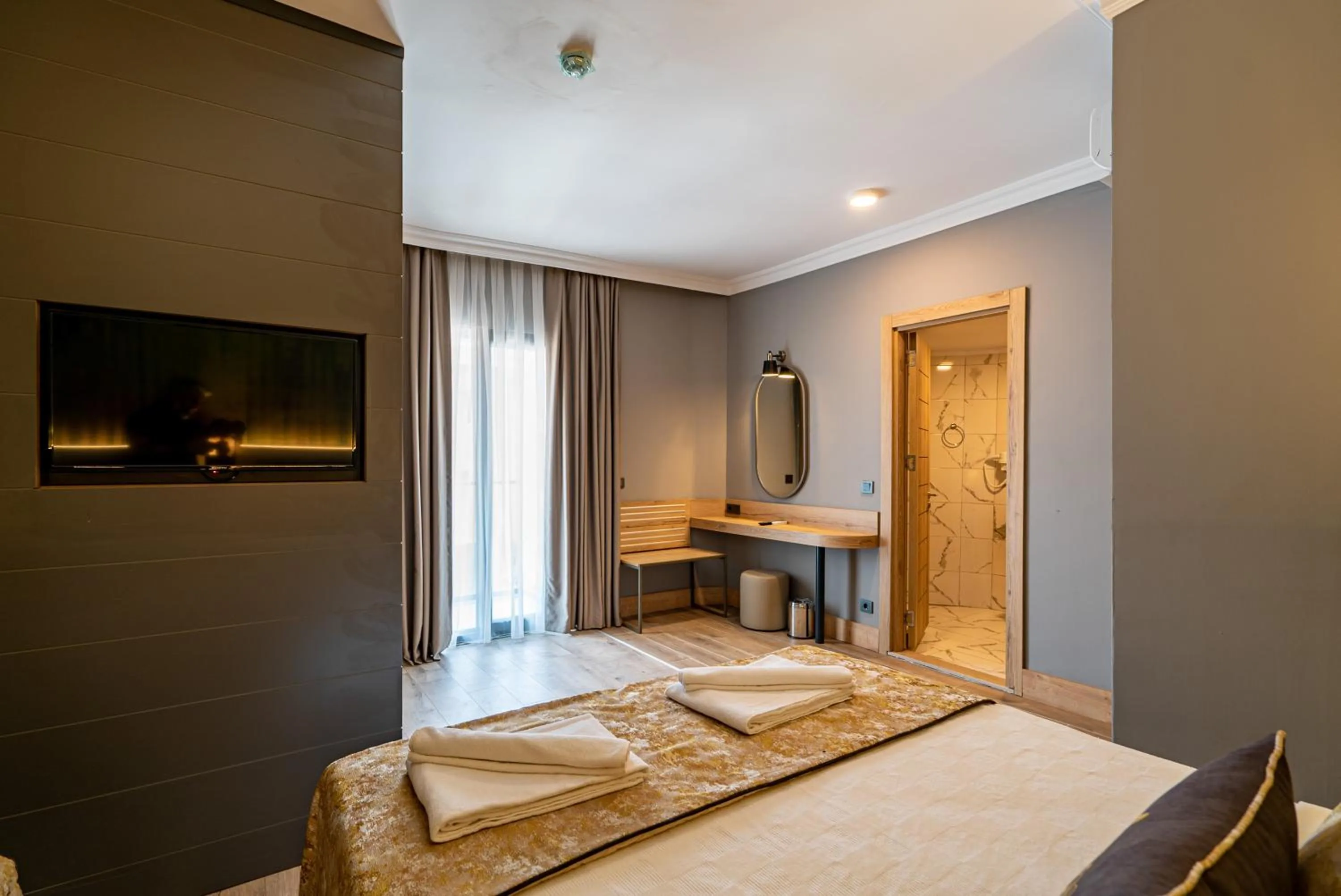 TV and multimedia, Bed in Side Amour Hotel