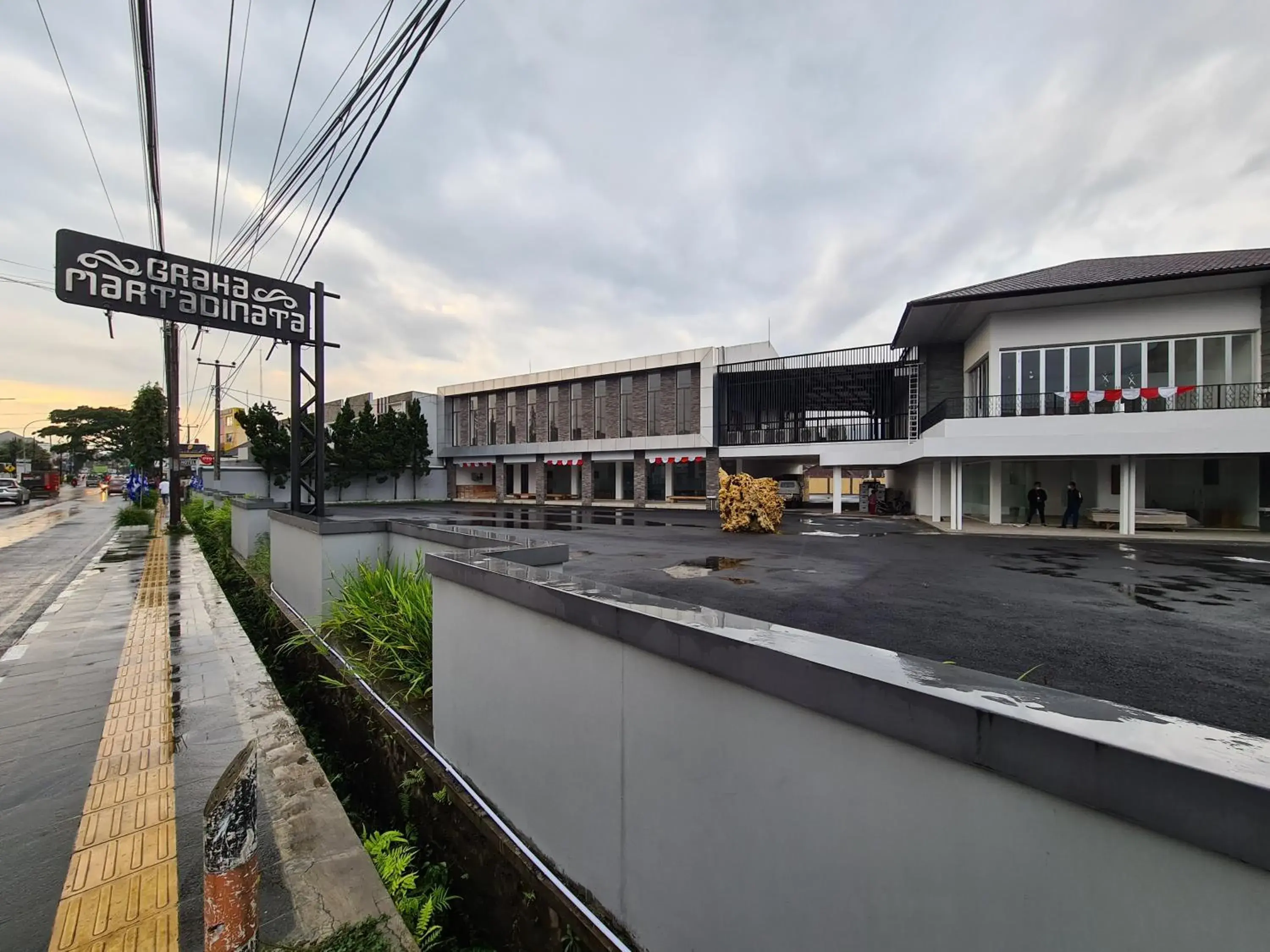 Property building in Graha Martadinata Syariah Mitra RedDoorz Property building in Graha Martadinata Syariah Mitra RedDoorz