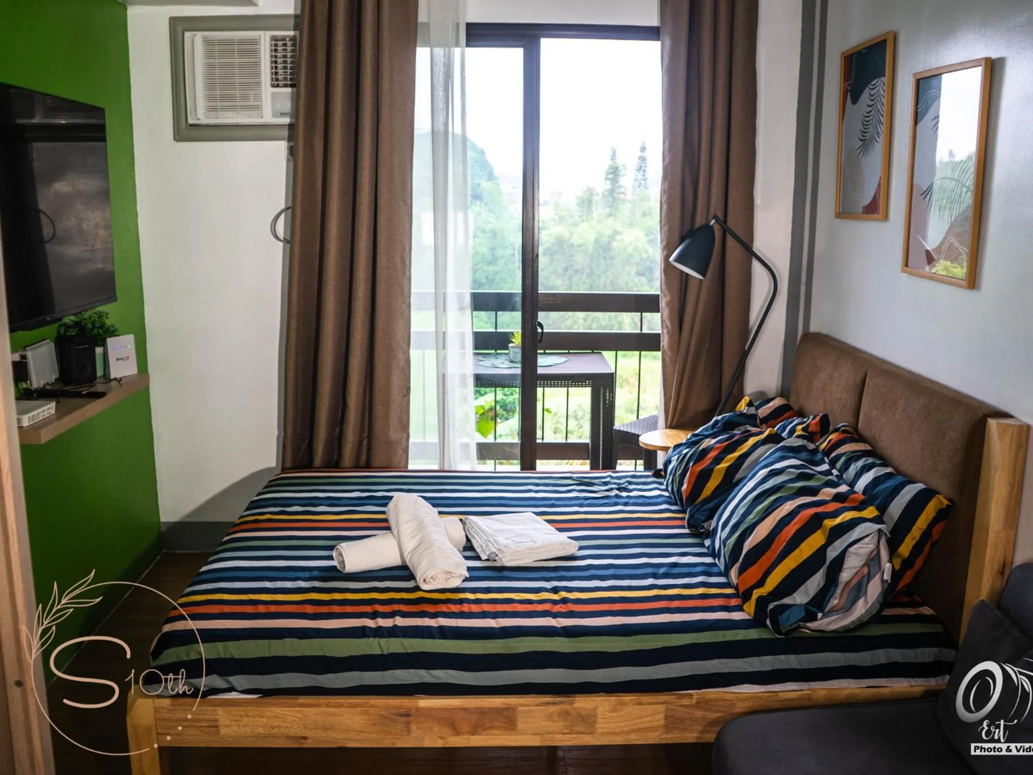 Bed in Summer10th Pinesuites Scandi Minimalist Deluxe