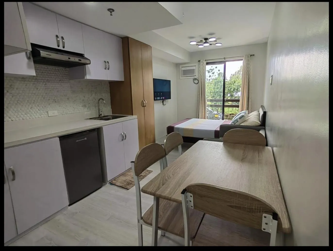 Bed in Summer10th Pinesuites Scandi Minimalist Deluxe