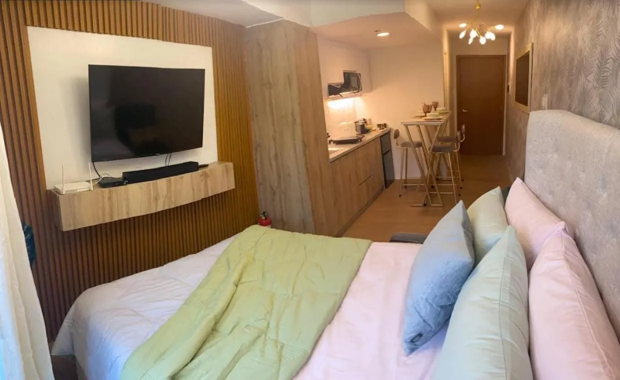 Bed in Summer10th Pinesuites Scandi Minimalist Deluxe