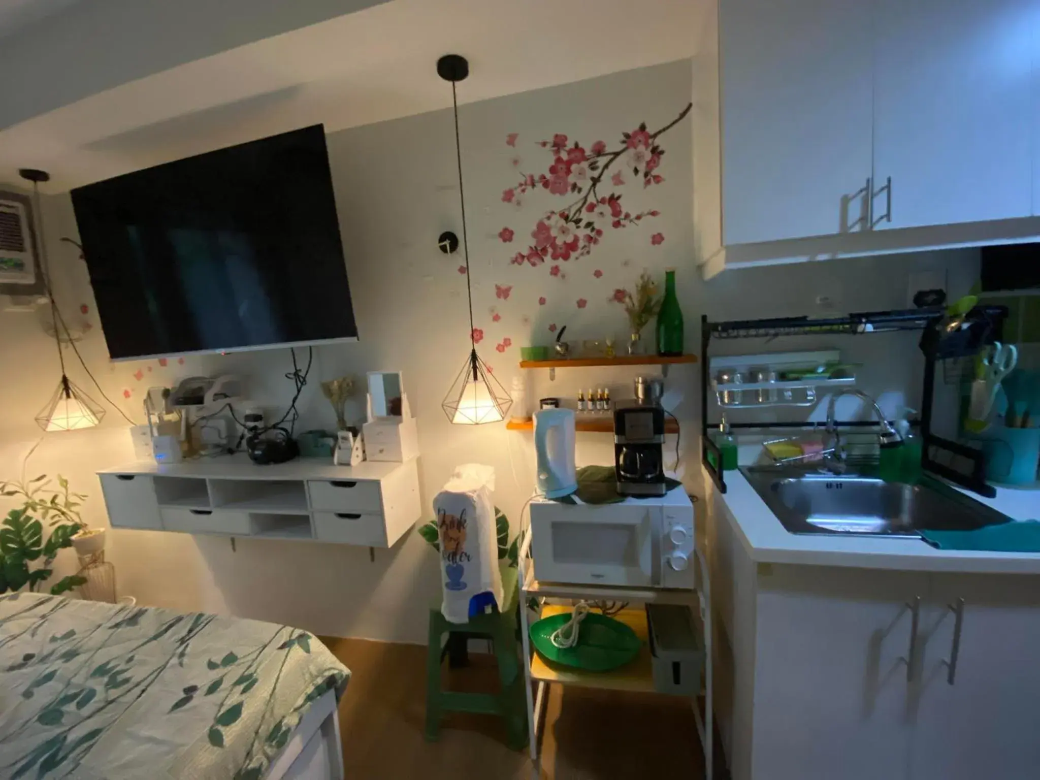 Bed in Summer10th Pinesuites Scandi Minimalist Deluxe Bed in Summer10th Pinesuites Scandi Minimalist Deluxe