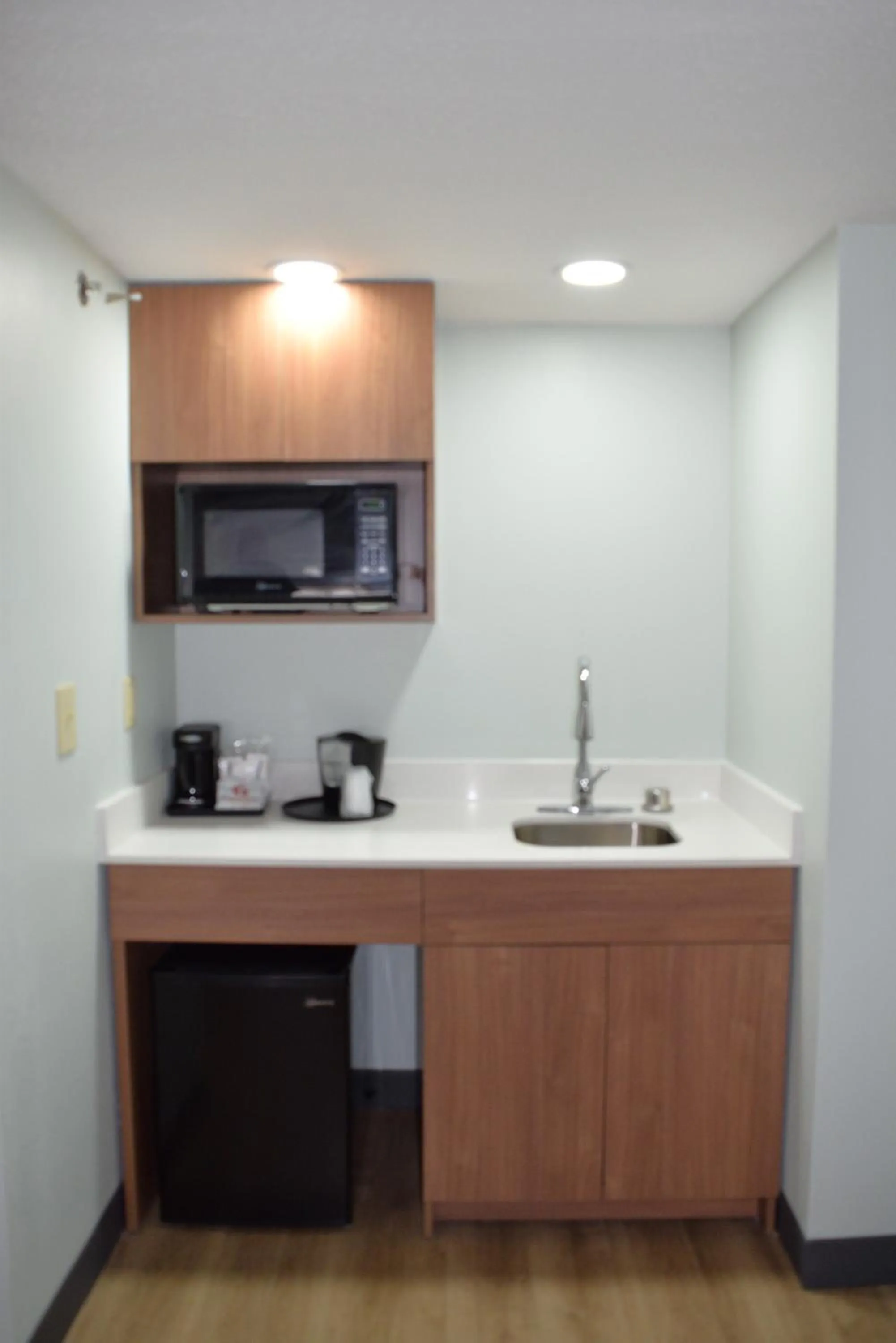 minibar in Wingate by Wyndham Parkersburg-Vienna