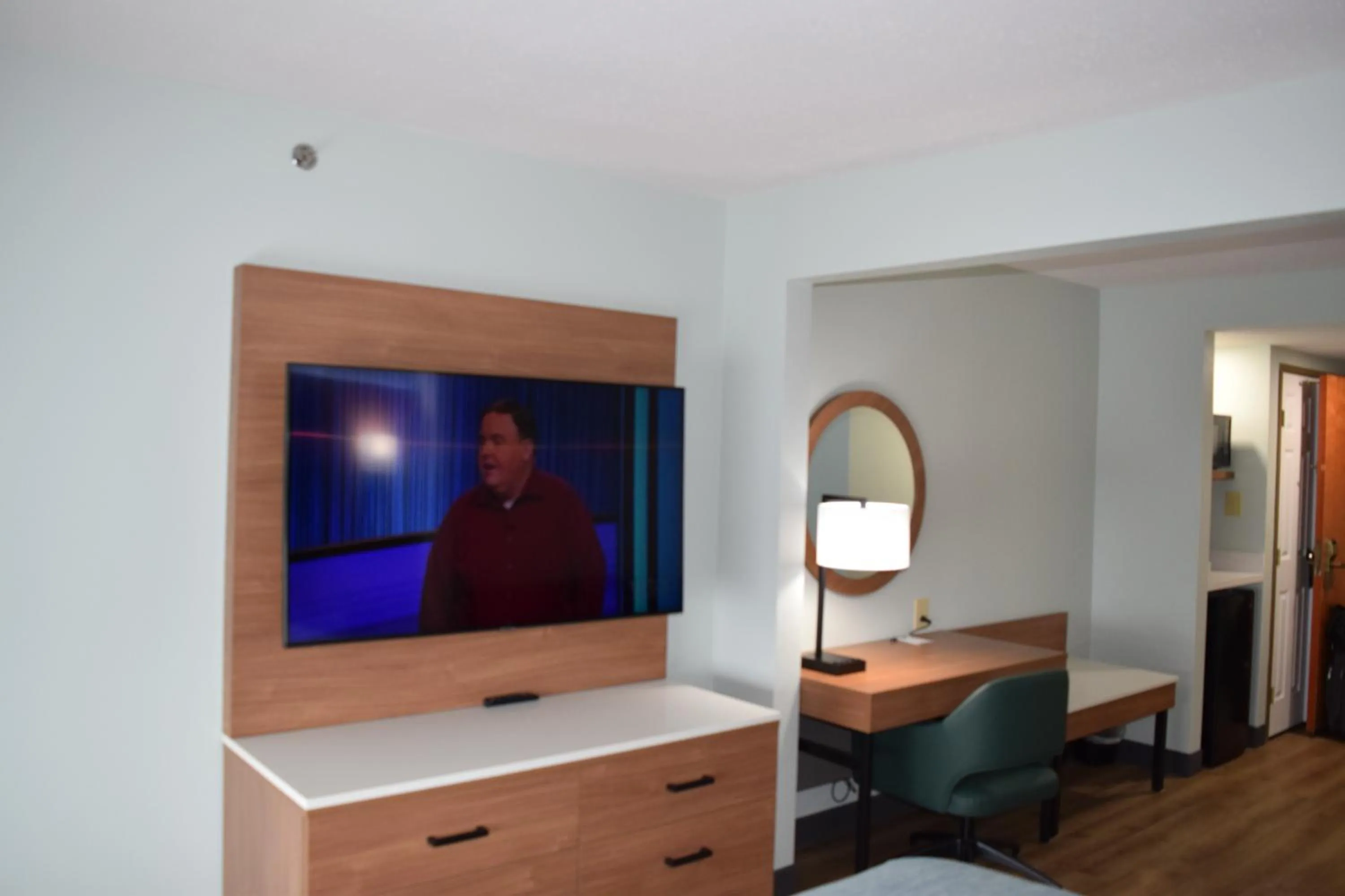 TV and multimedia in Wingate by Wyndham Parkersburg-Vienna