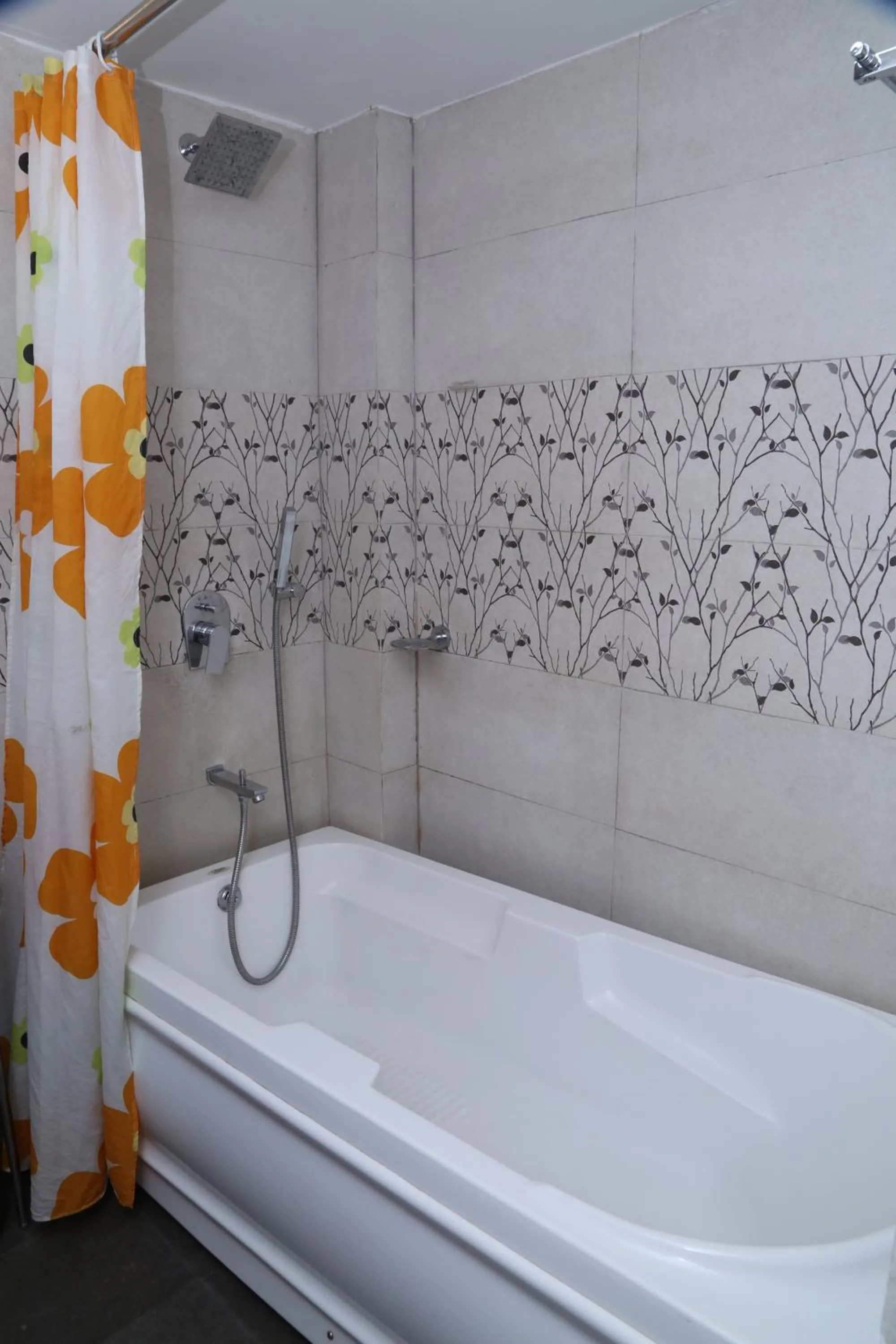 Hot Tub in Terrace Gardens