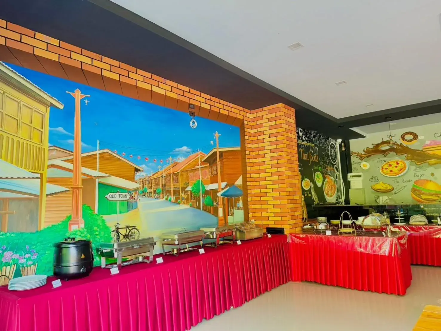 Restaurant/places to eat in Peaceful Resort , Long Beach - Koh Lanta Restaurant/places to eat in Peaceful Resort , Long Beach - Koh Lanta