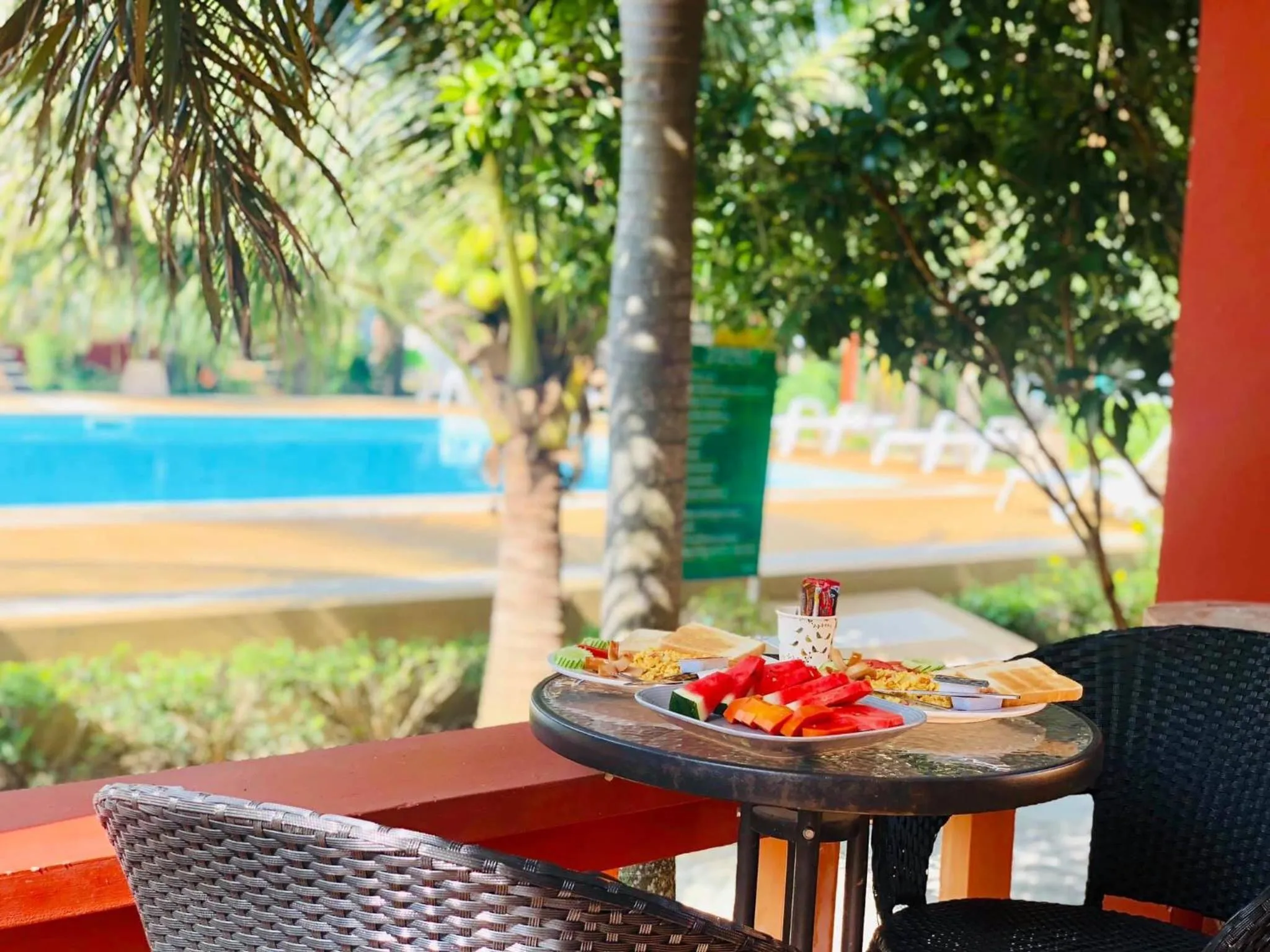 Food and drinks in Peaceful Resort , Long Beach - Koh Lanta