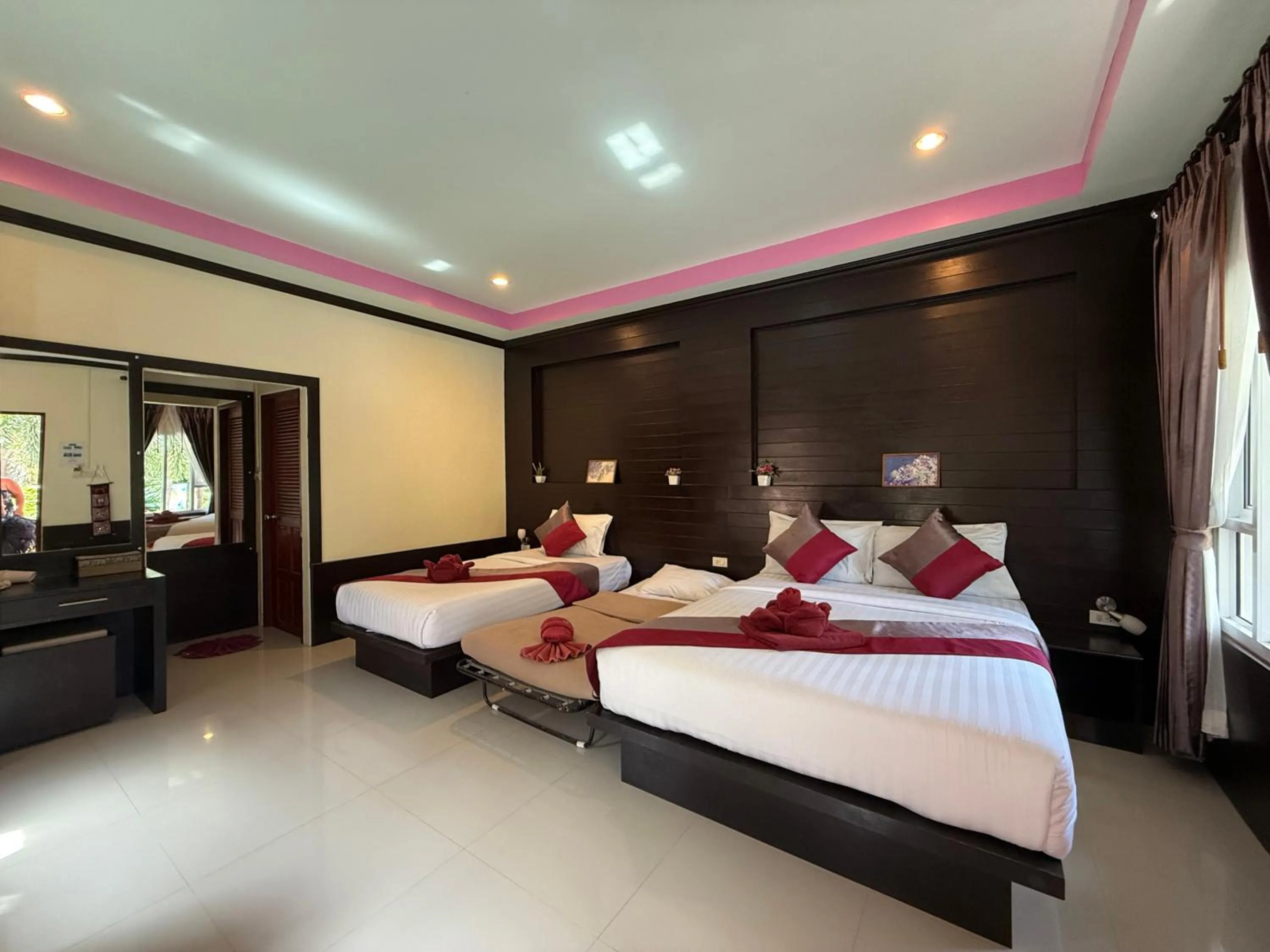 Bed in Peaceful Resort , Long Beach - Koh Lanta