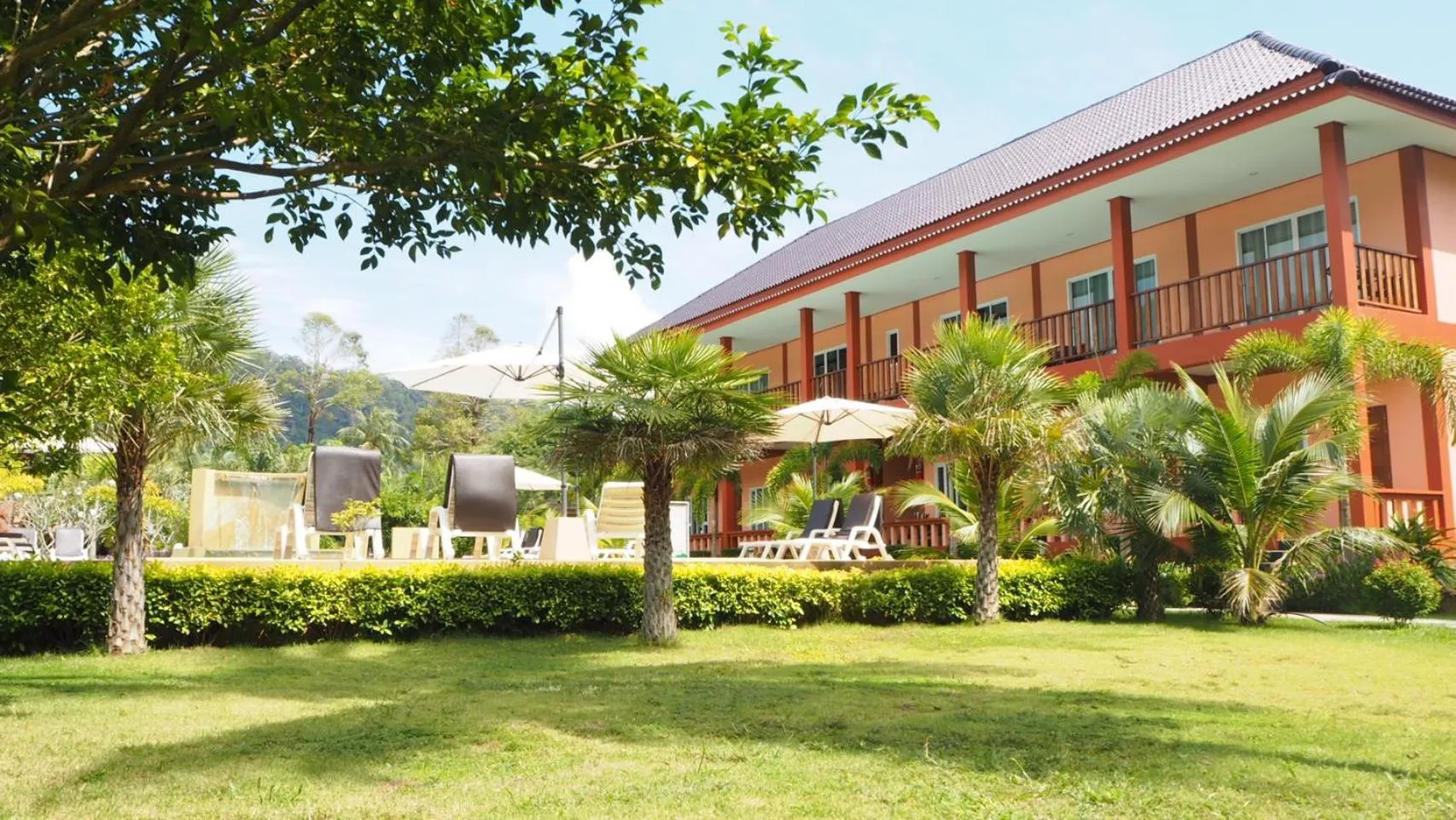 Bird's eye view in Peaceful Resort , Long Beach - Koh Lanta