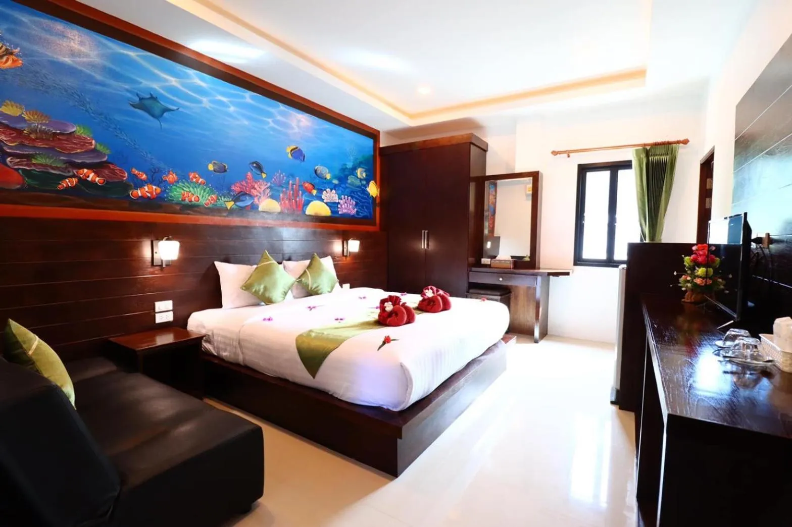 TV and multimedia, Bed in Peaceful Resort , Long Beach - Koh Lanta