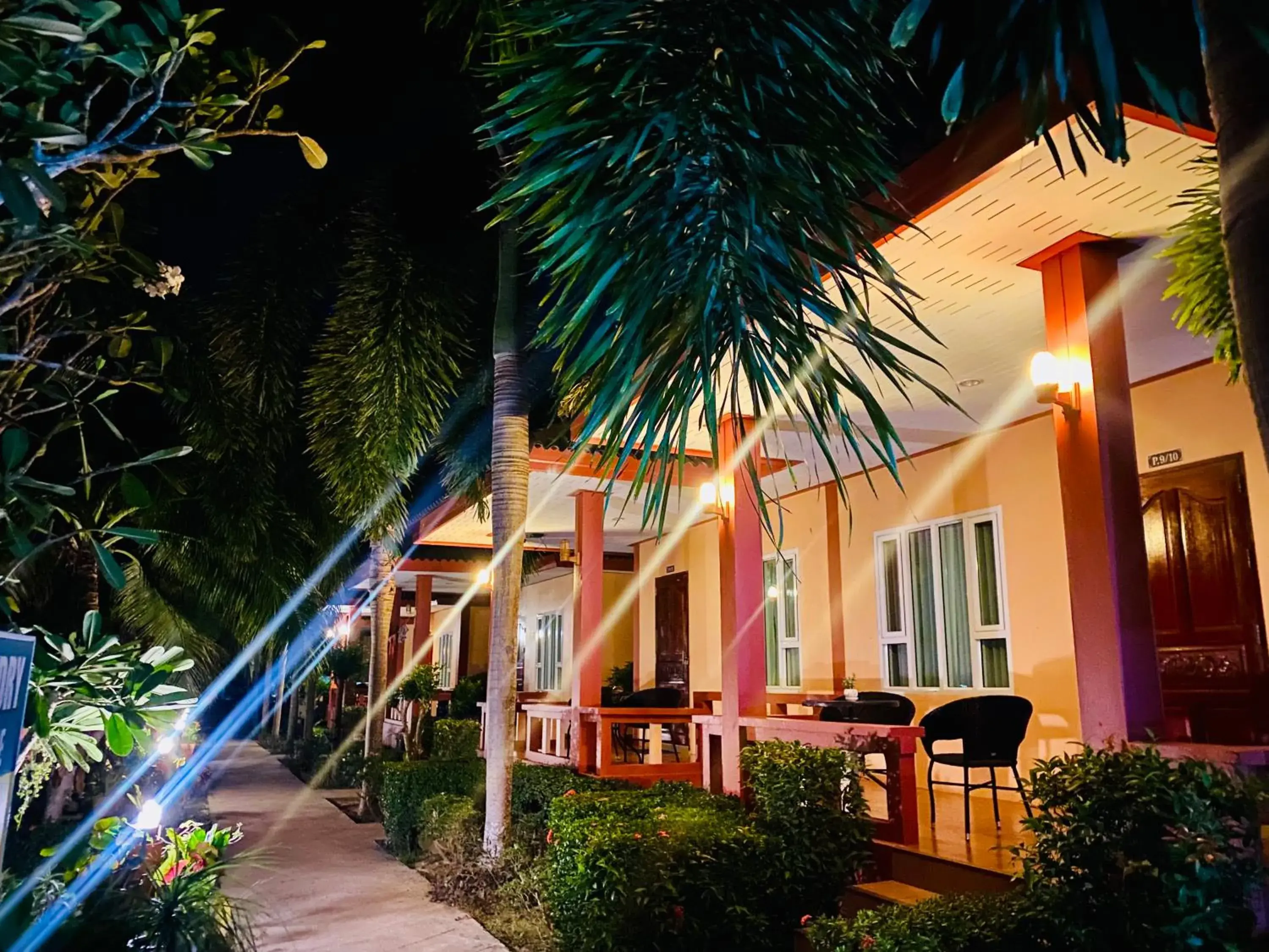 Property building in Peaceful Resort , Long Beach - Koh Lanta Property building in Peaceful Resort , Long Beach - Koh Lanta