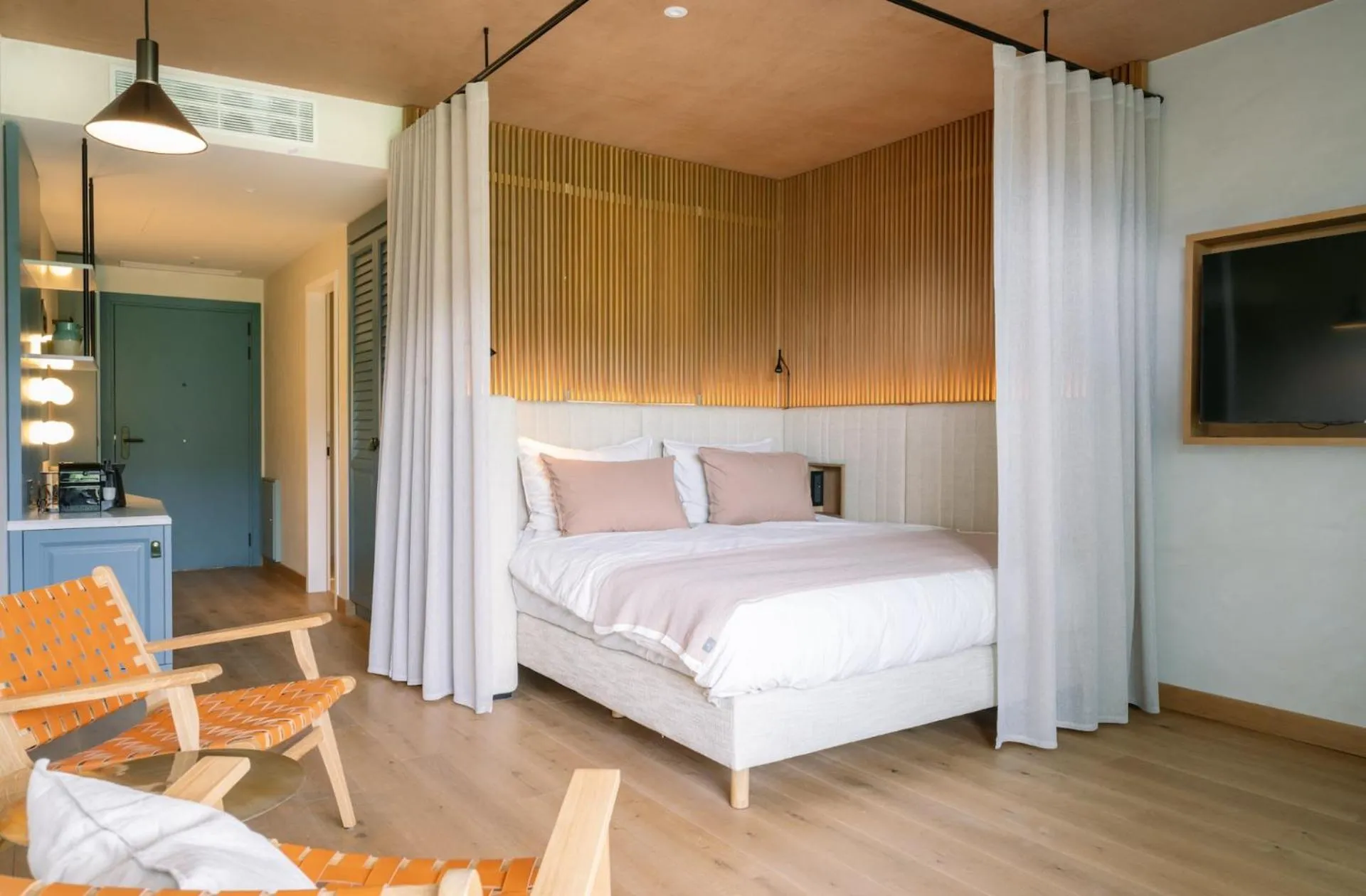 Bedroom, Bed in A-ROSA Gardasee