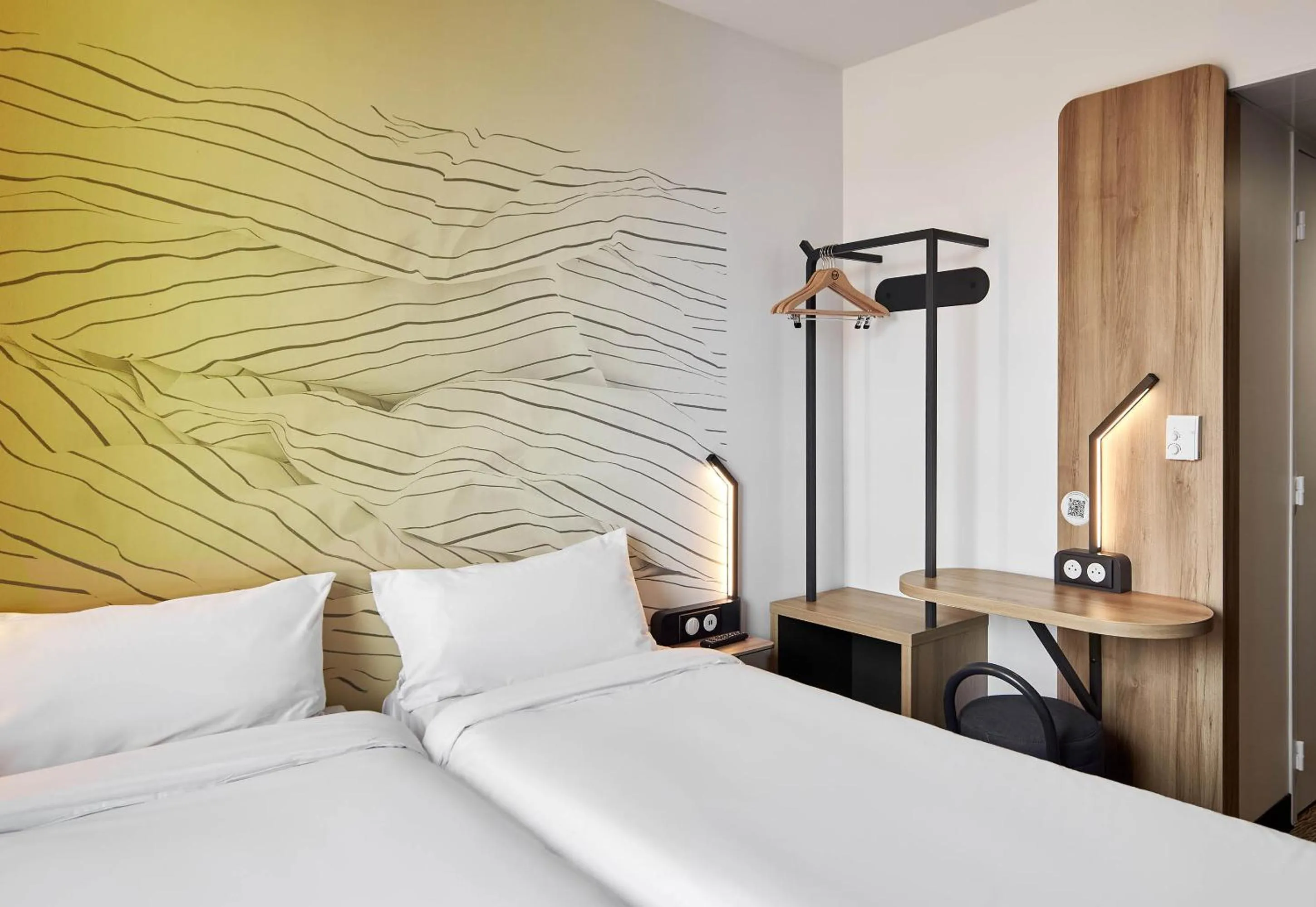 Bedroom, Bed in B&B HOTEL Bois d'Arcy Saint Quentin en Yvelines