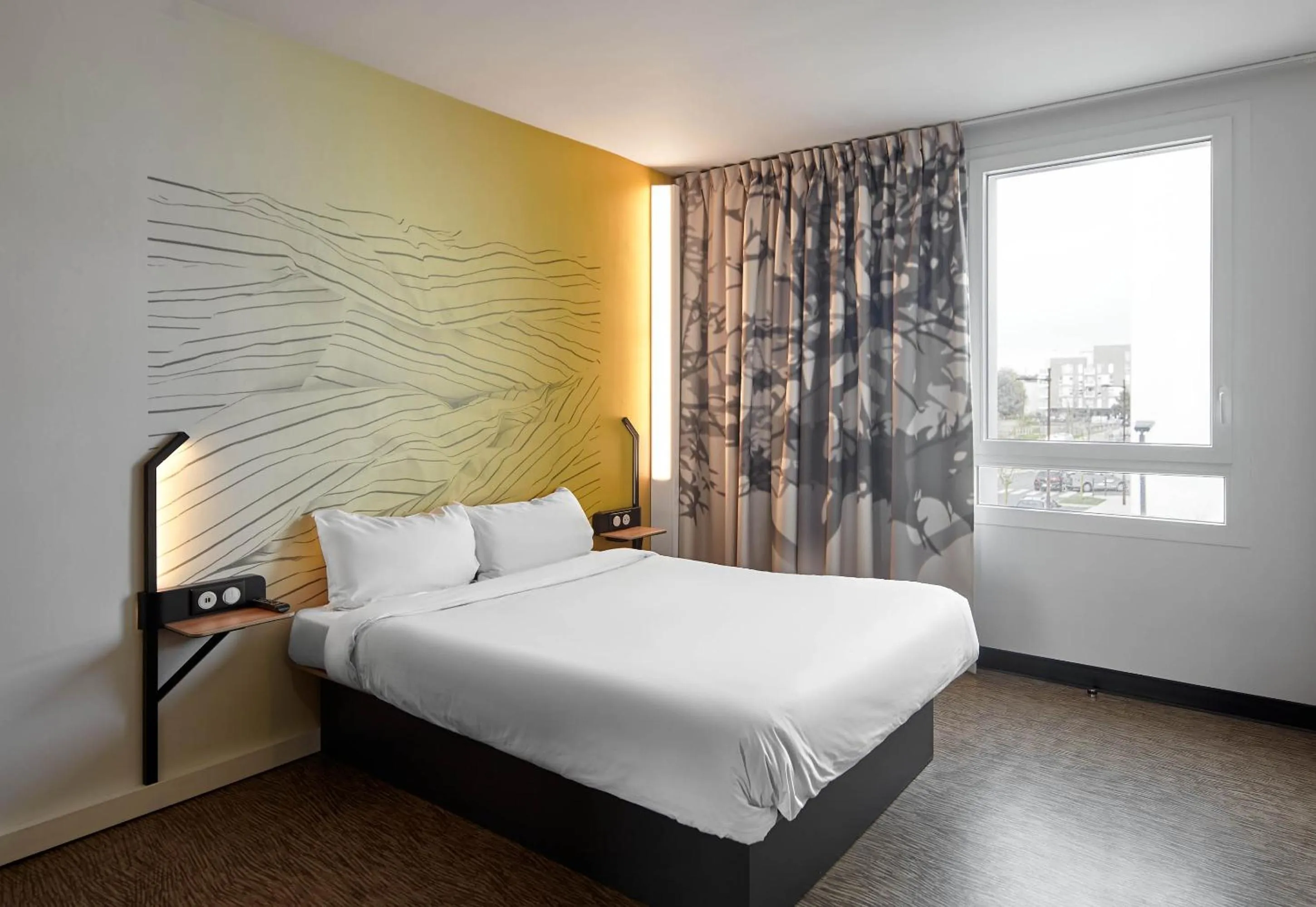 Bedroom, Bed in B&B HOTEL Bois d'Arcy Saint Quentin en Yvelines