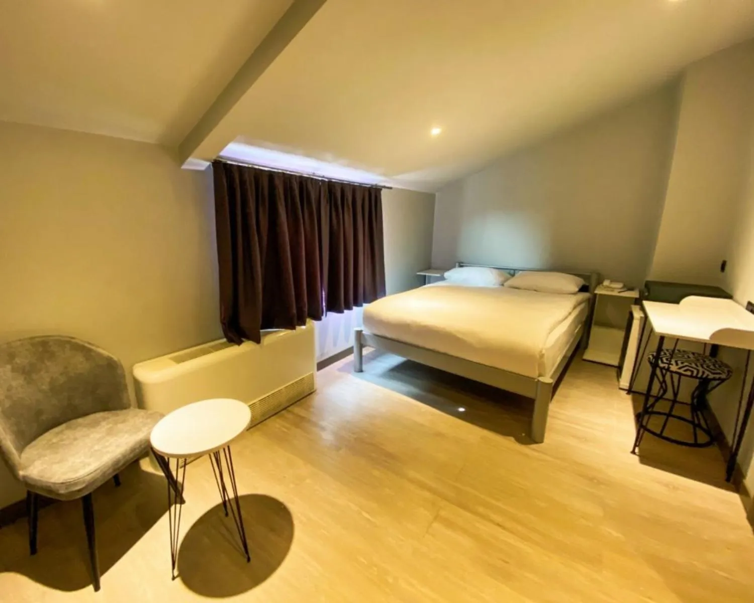 Bed in Eresin Hotels Express