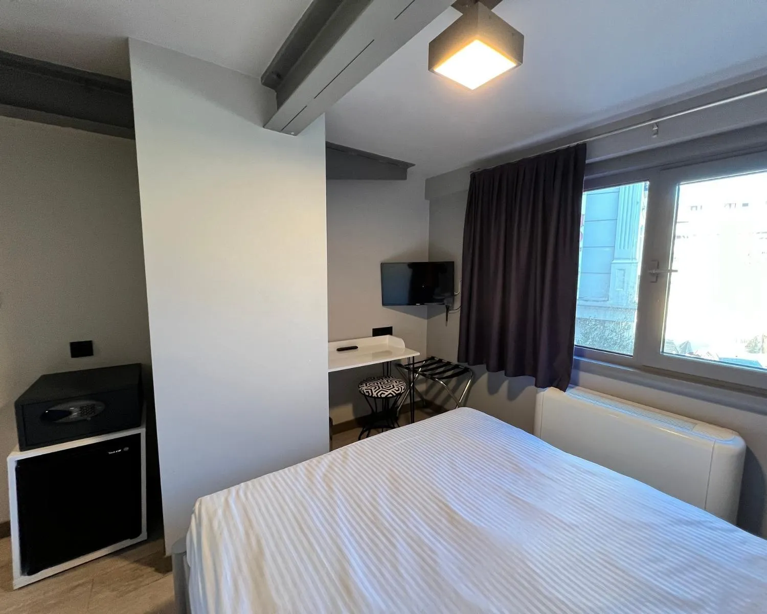 Bed in Eresin Hotels Express