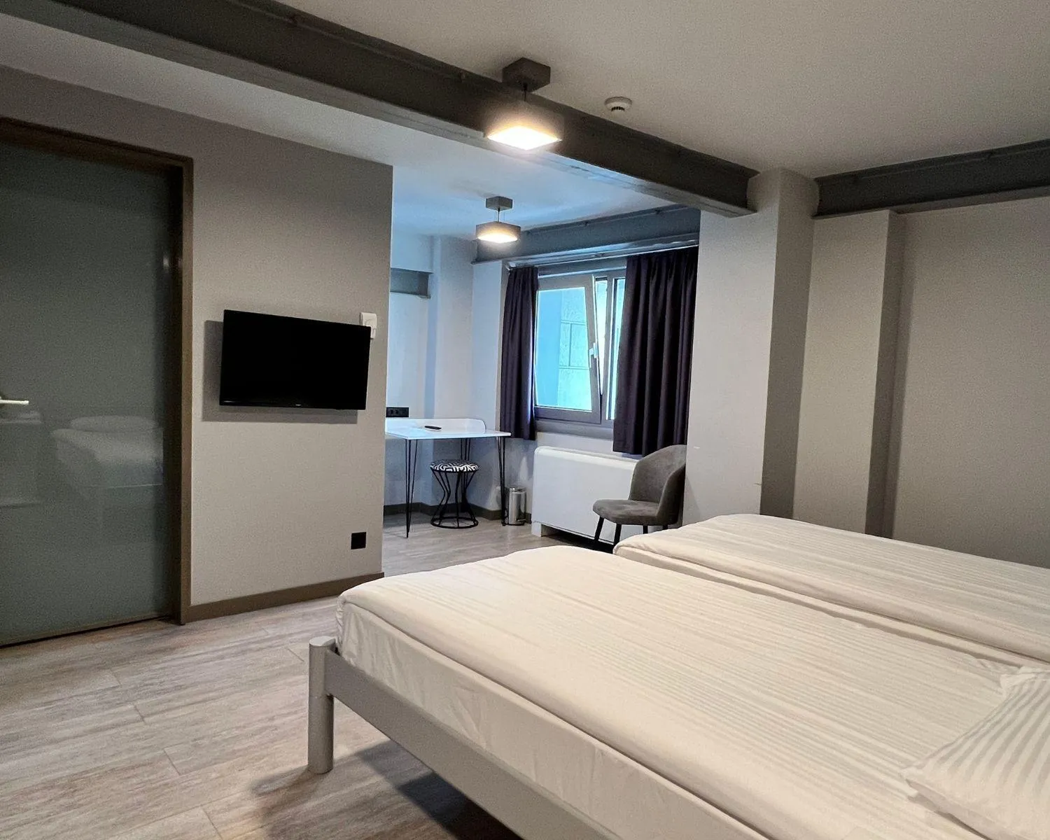 Bed in Eresin Hotels Express