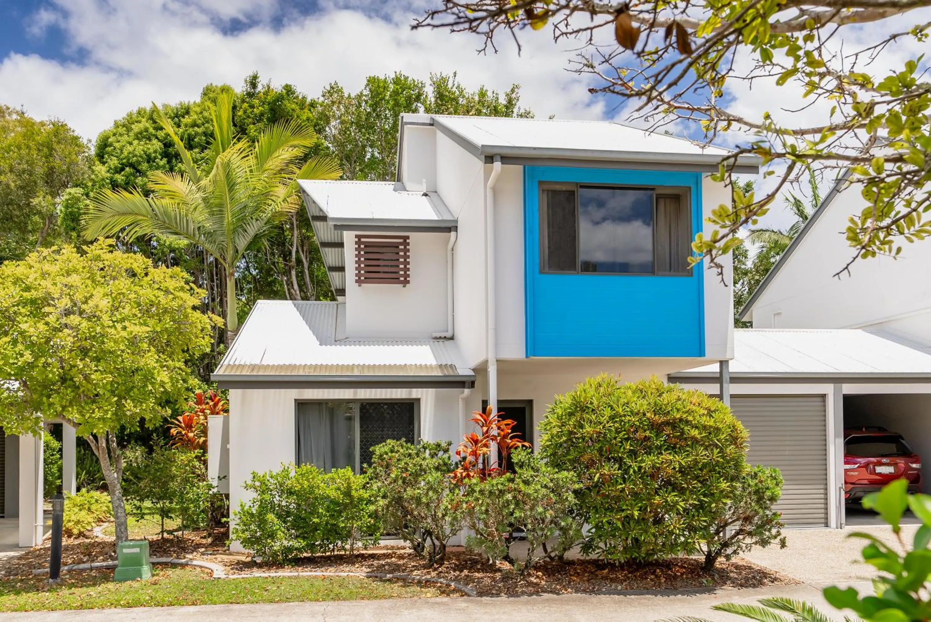 Modern & Stylish 2 Bedroom Townhouse