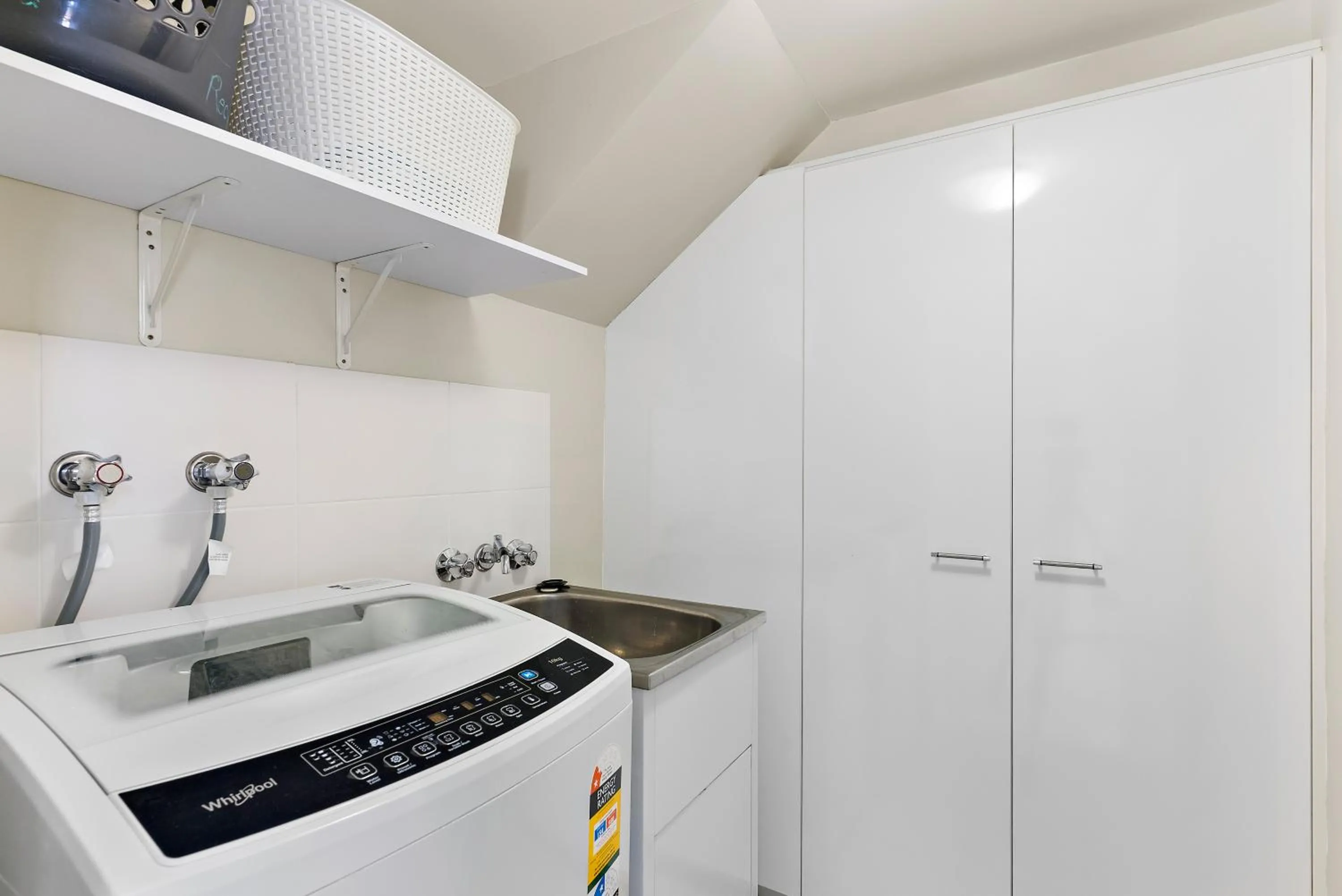 Modern & Stylish 2 Bedroom Townhouse