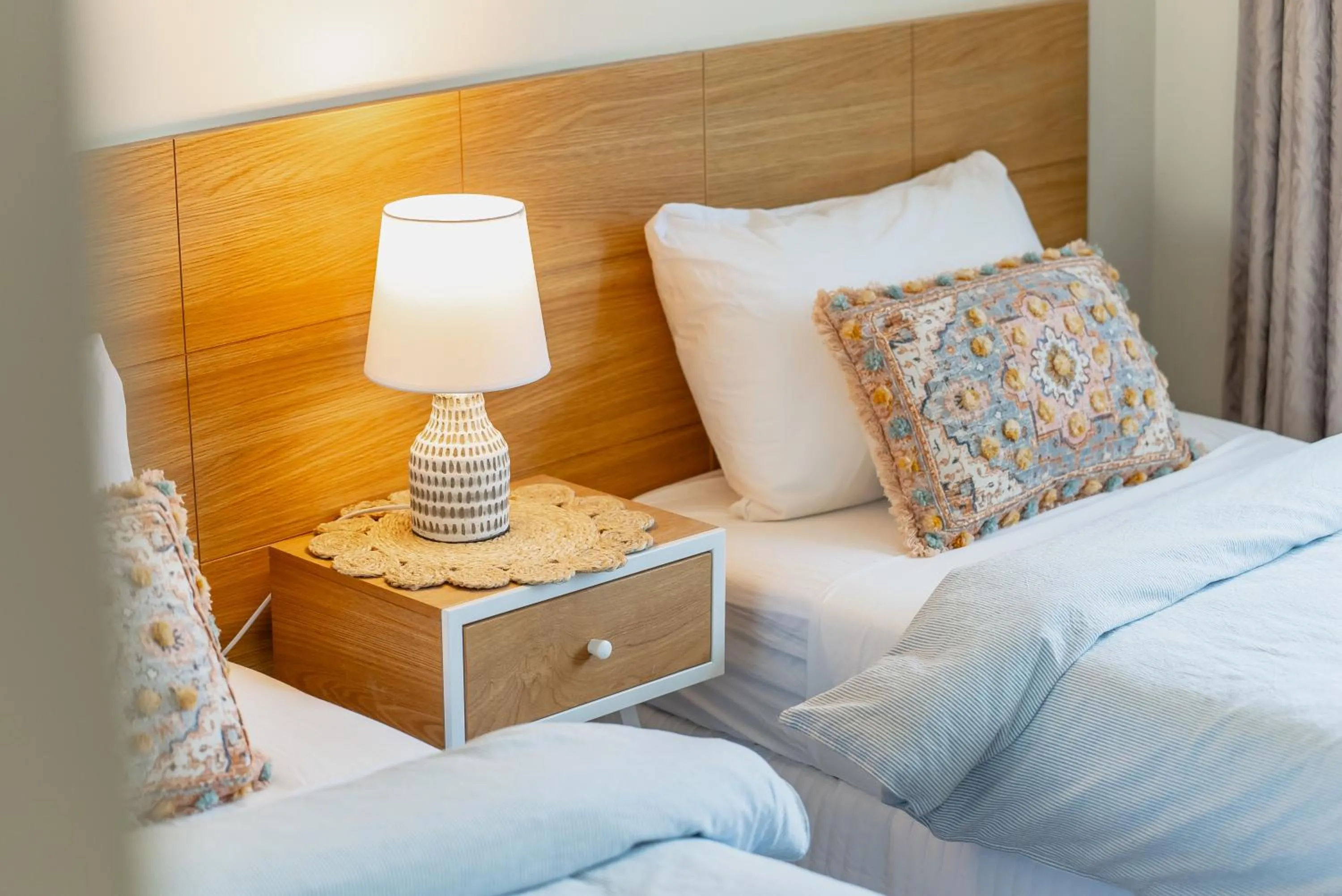 Bed in Modern & Stylish 2 Bedroom Townhouse