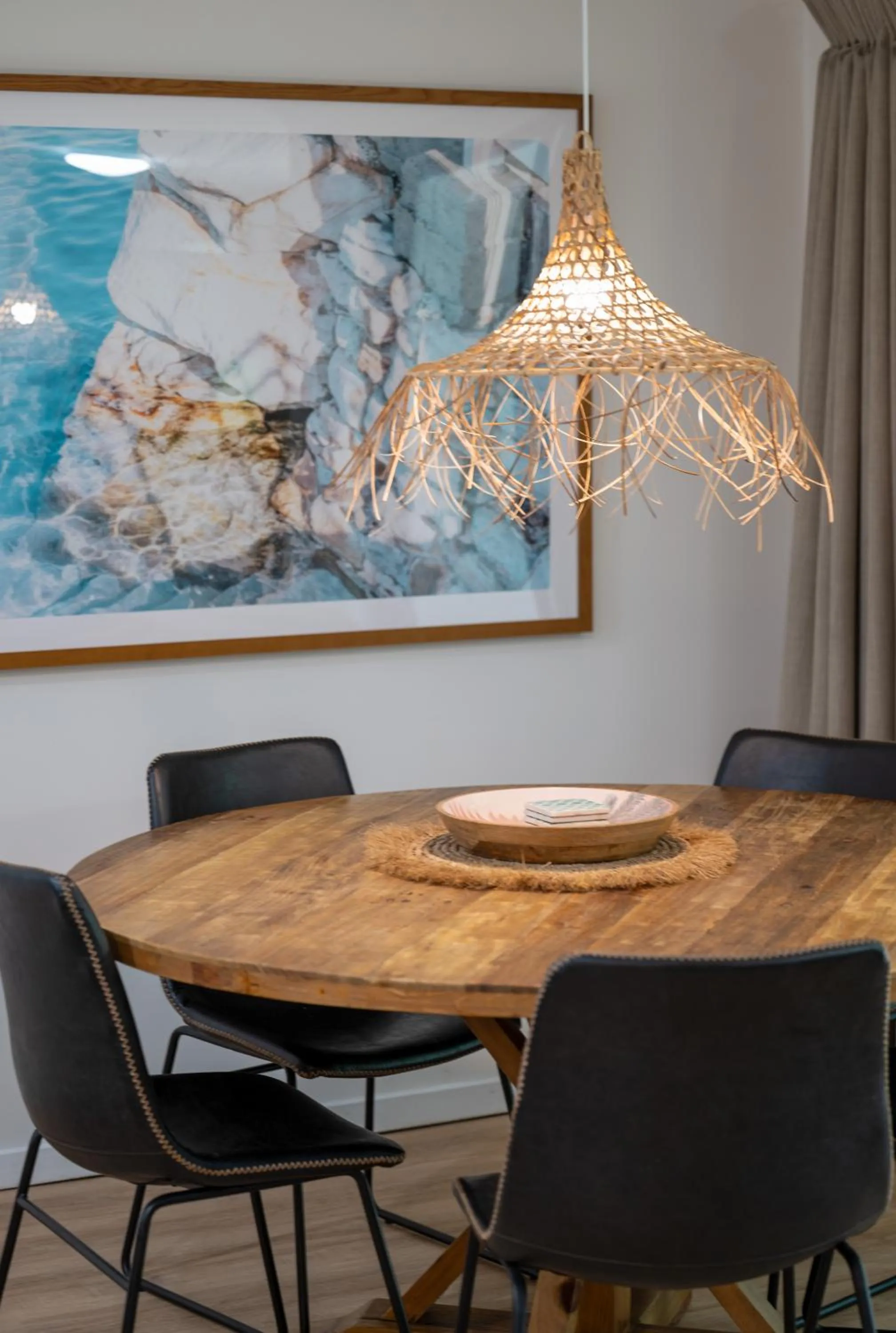 Modern & Stylish 2 Bedroom Townhouse