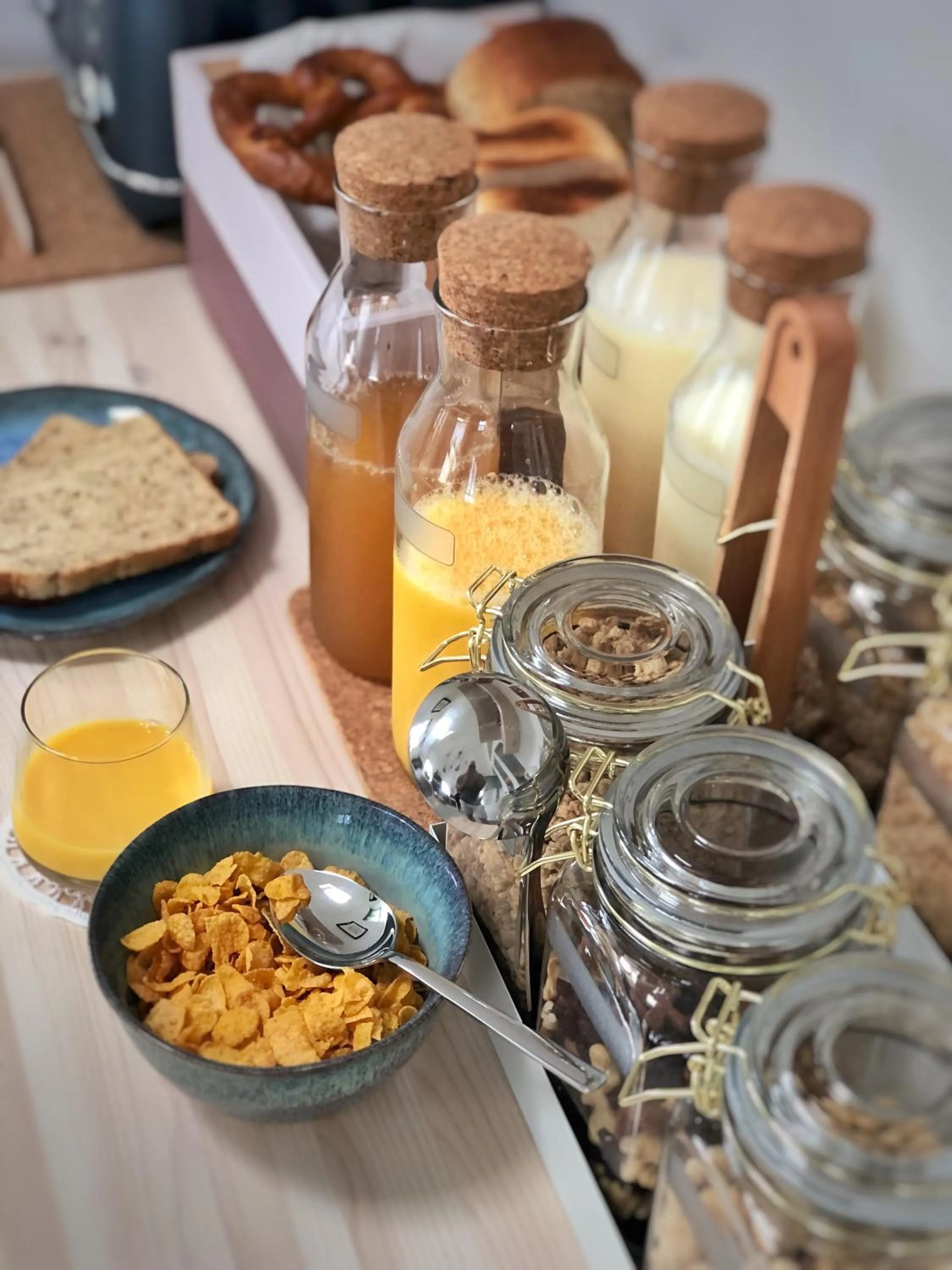 Breakfast in Thistledown Lodge