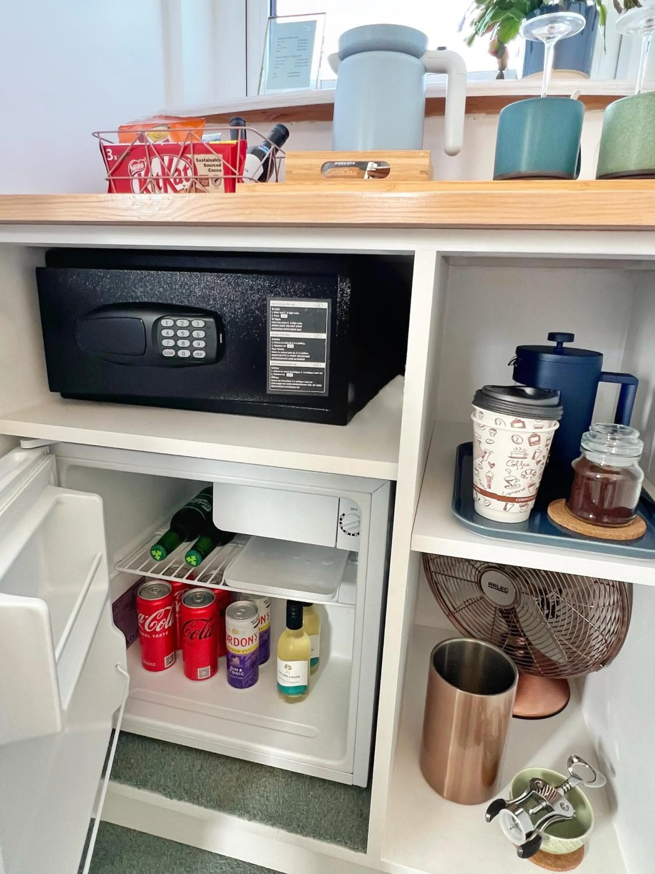 Coffee/tea facilities in Thistledown Lodge