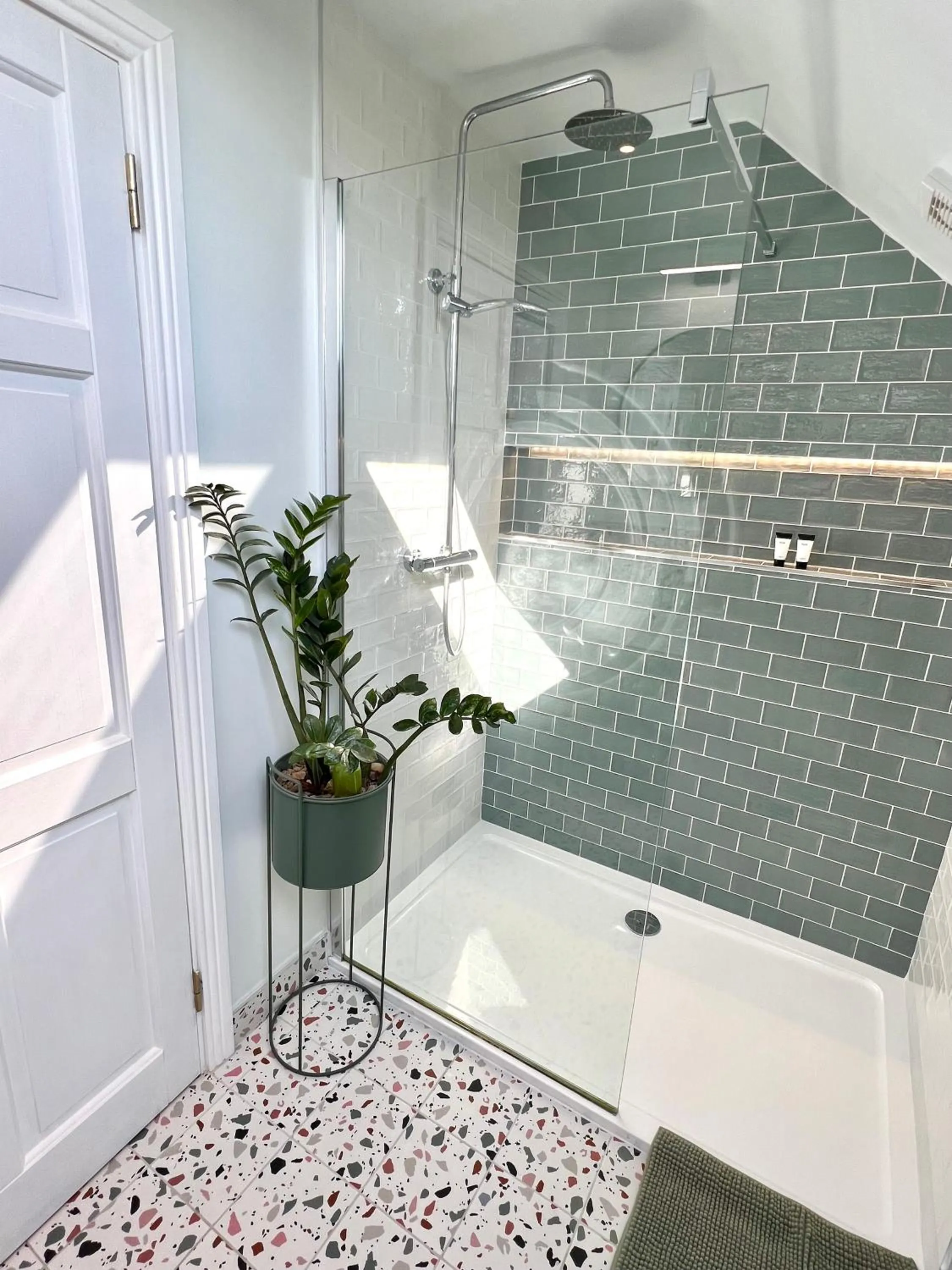 Shower in Thistledown Lodge