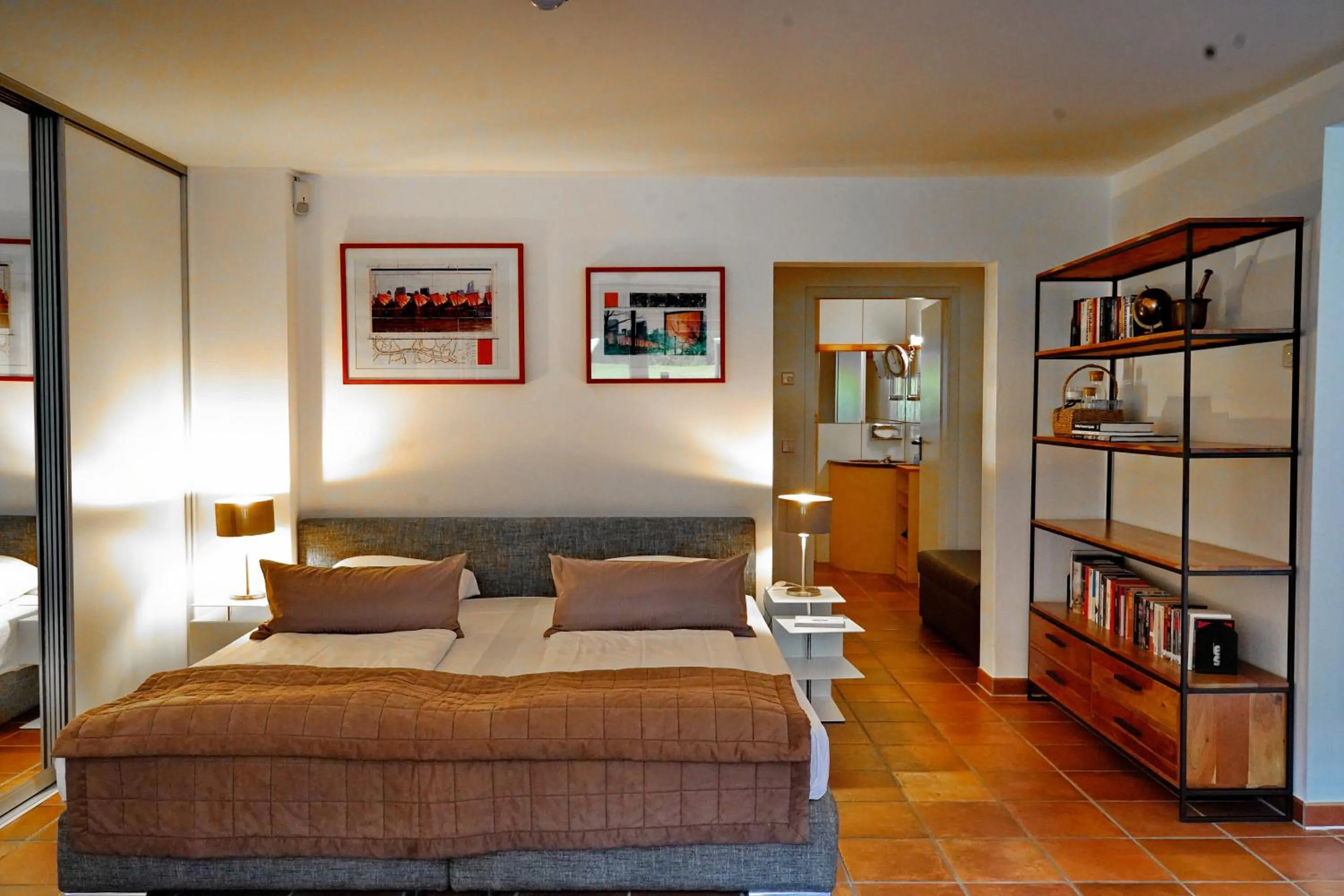 Bedroom, Bed in Hotel Zur Linde Dein Self Check In