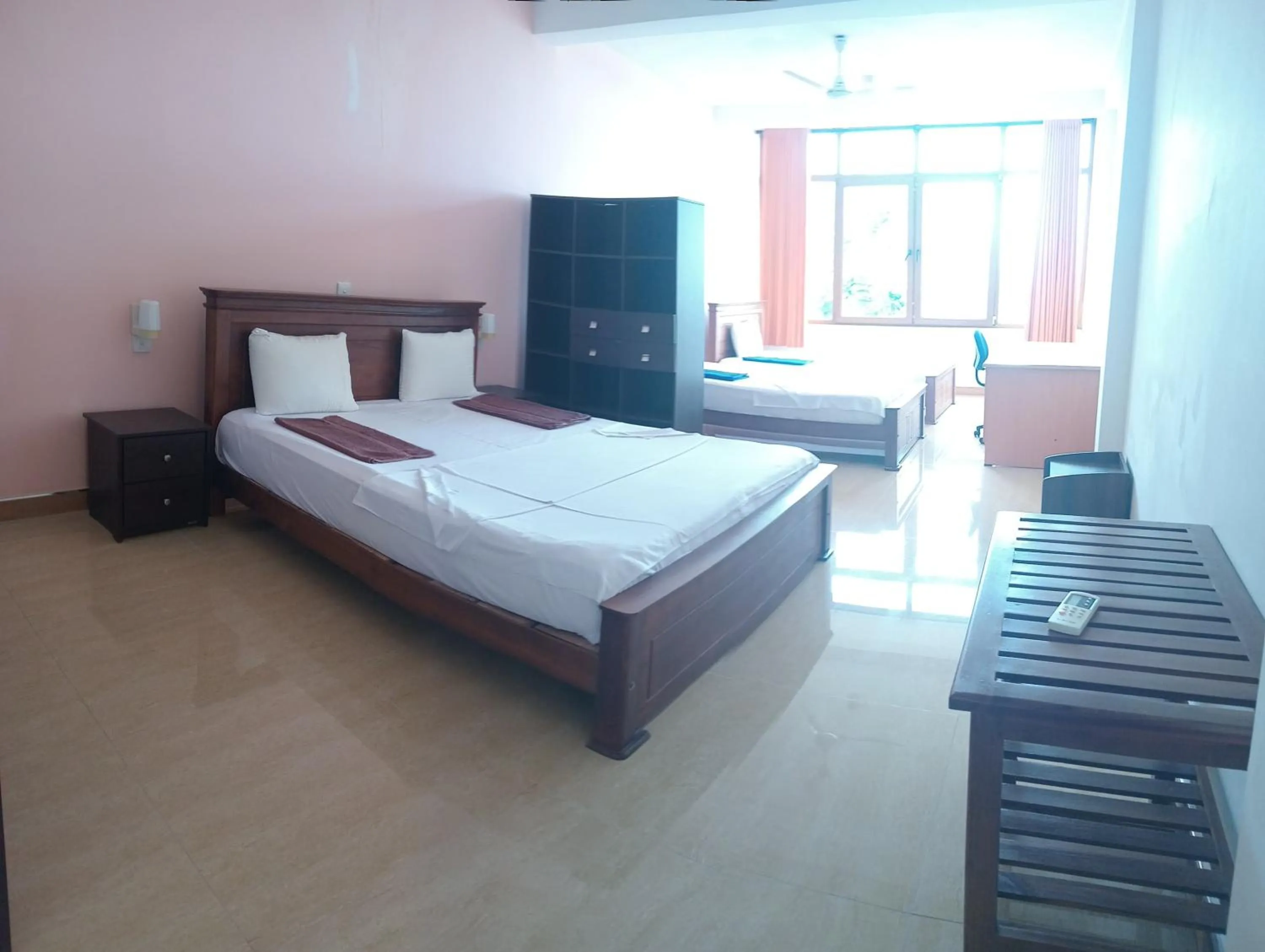 Bed in Paradise Beach Resort & Diving school