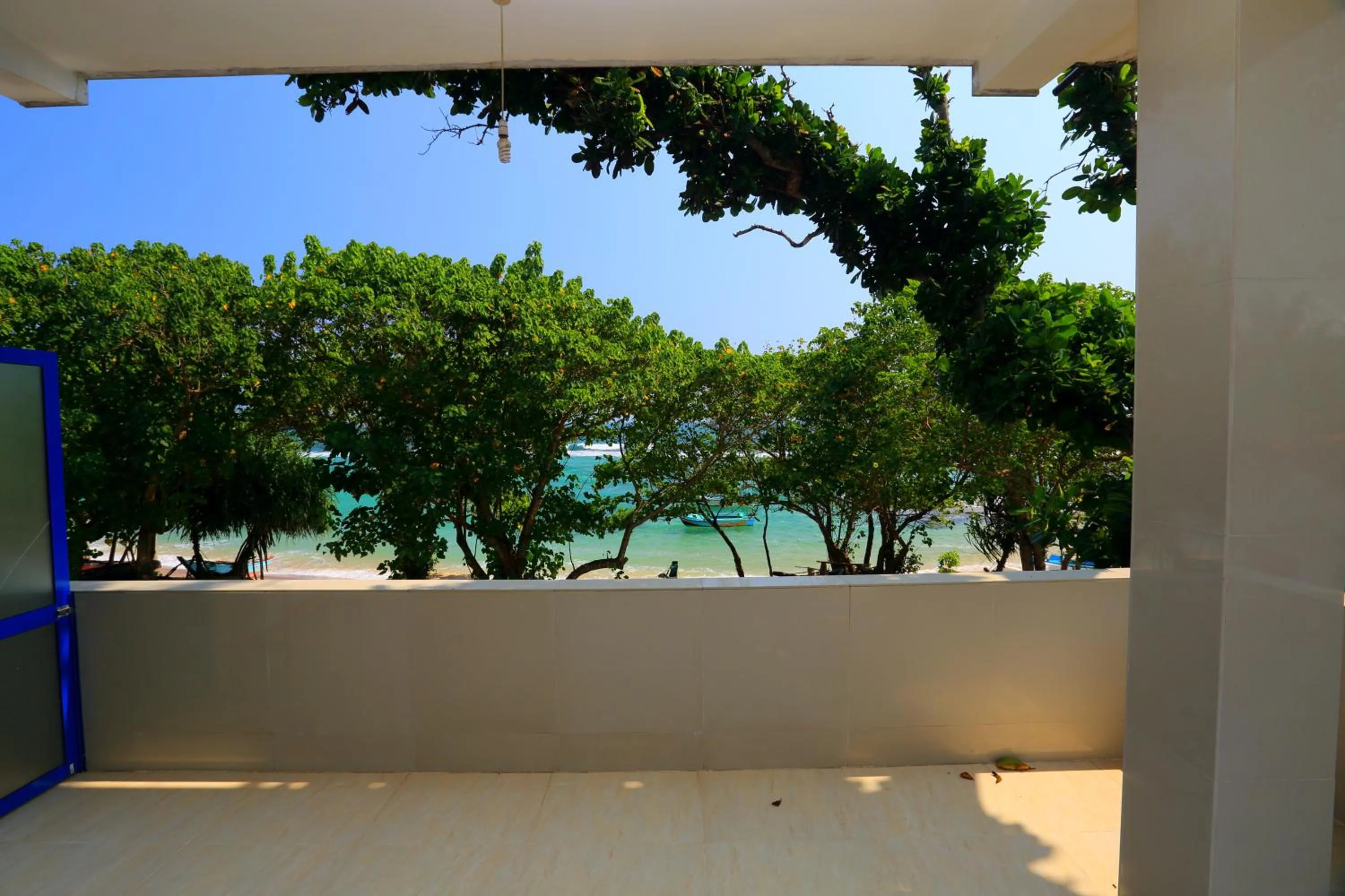 Day in Paradise Beach Resort & Diving school