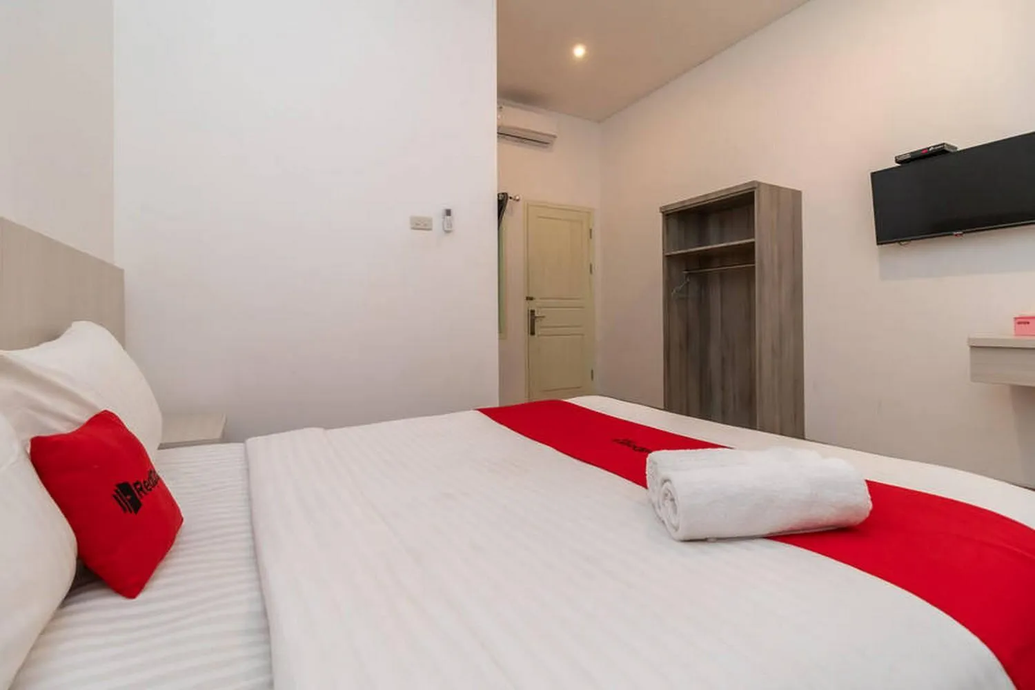 Bedroom, Bed in RedDoorz near Exit Tol Kotabaru ITERA Lampung