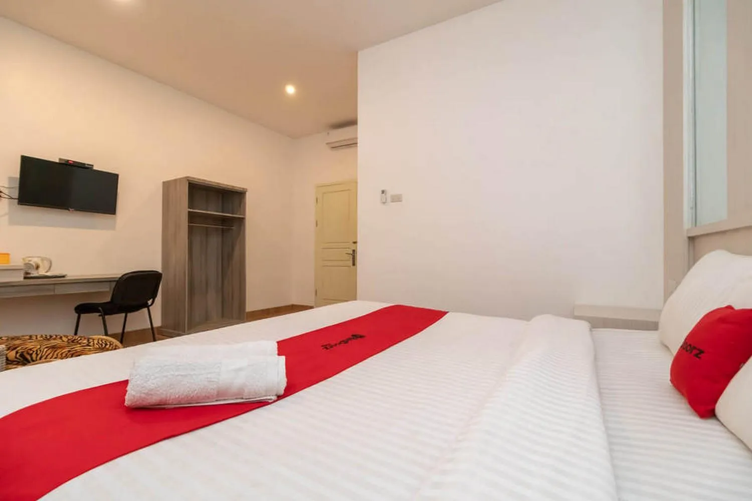 Bedroom, Bed in RedDoorz near Exit Tol Kotabaru ITERA Lampung