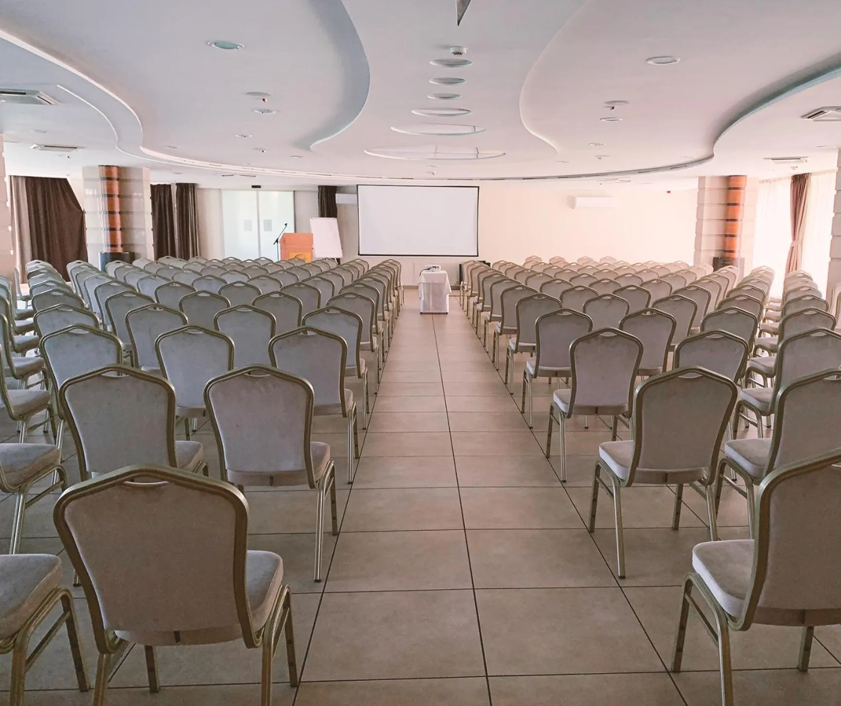 Meeting/conference room in Granada Conference, Wellness and Sport Hotel