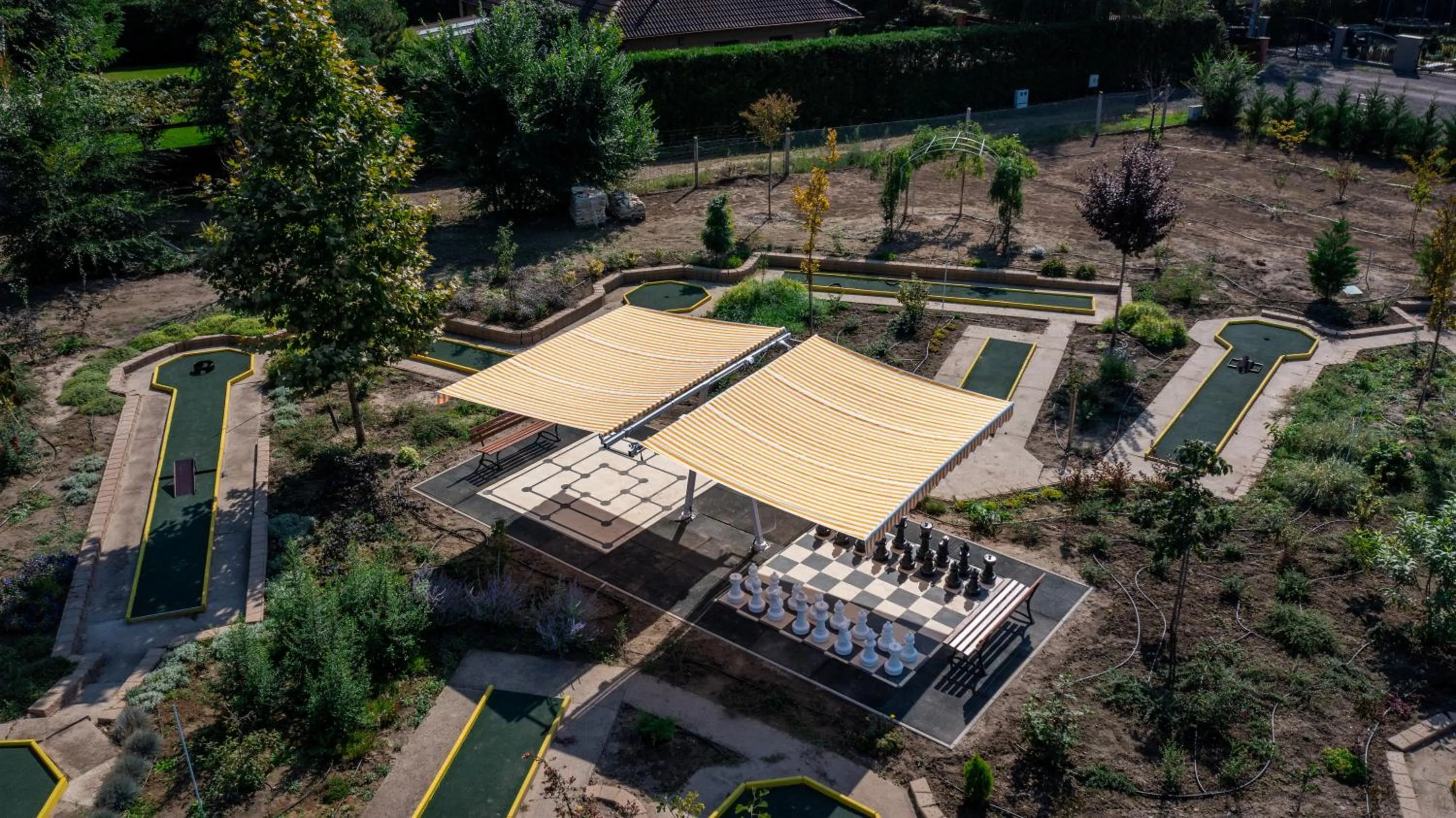 Minigolf in Granada Conference, Wellness and Sport Hotel