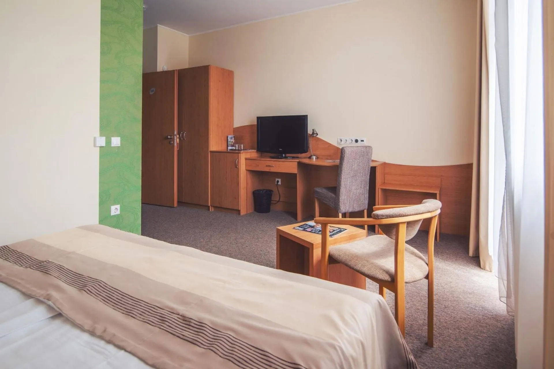 Bedroom, Bed in Granada Conference, Wellness and Sport Hotel