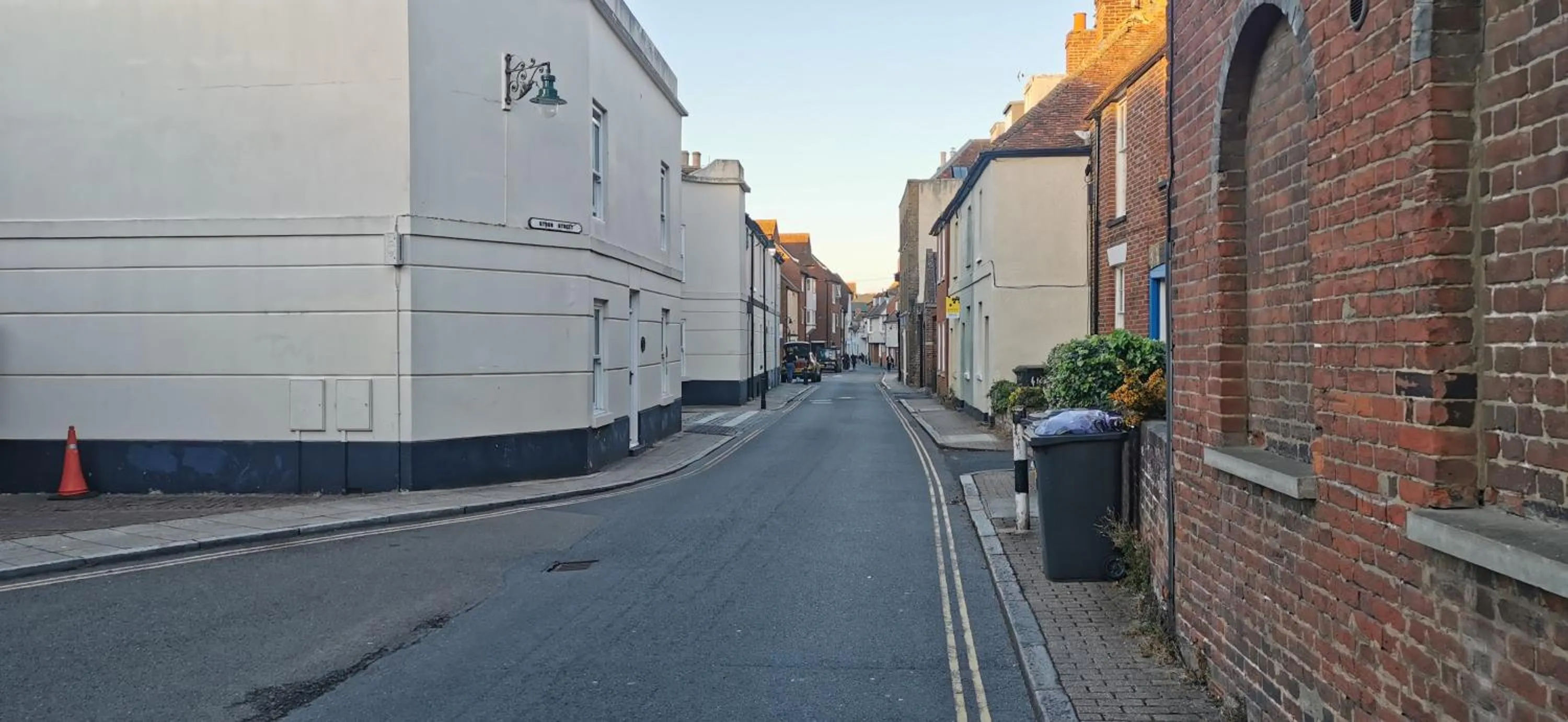 Property building in Modern City Centre House with Free Parking