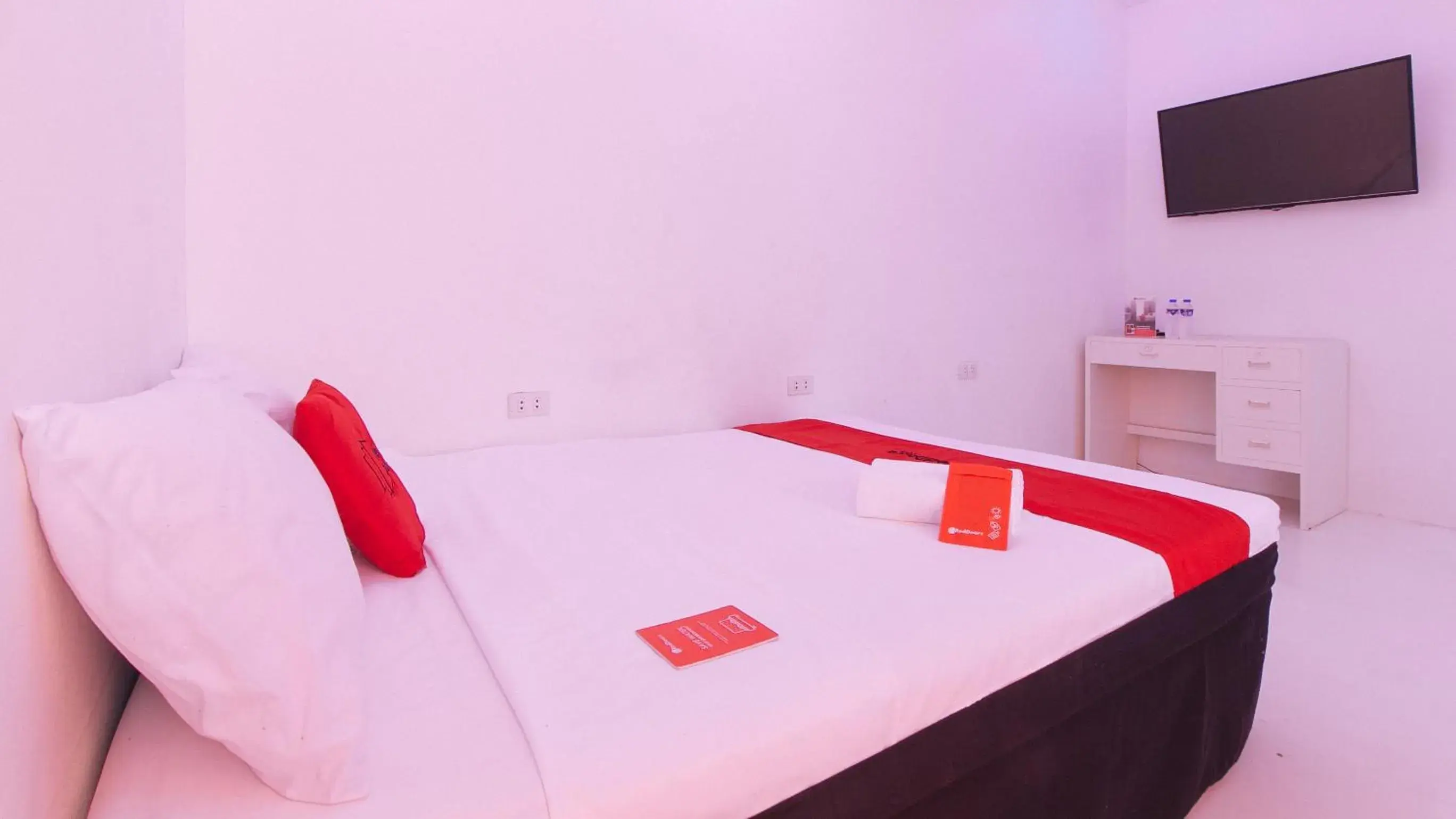 Bed in RedDoorz @ Jolly Orange Paranaque Bed in RedDoorz @ Jolly Orange Paranaque