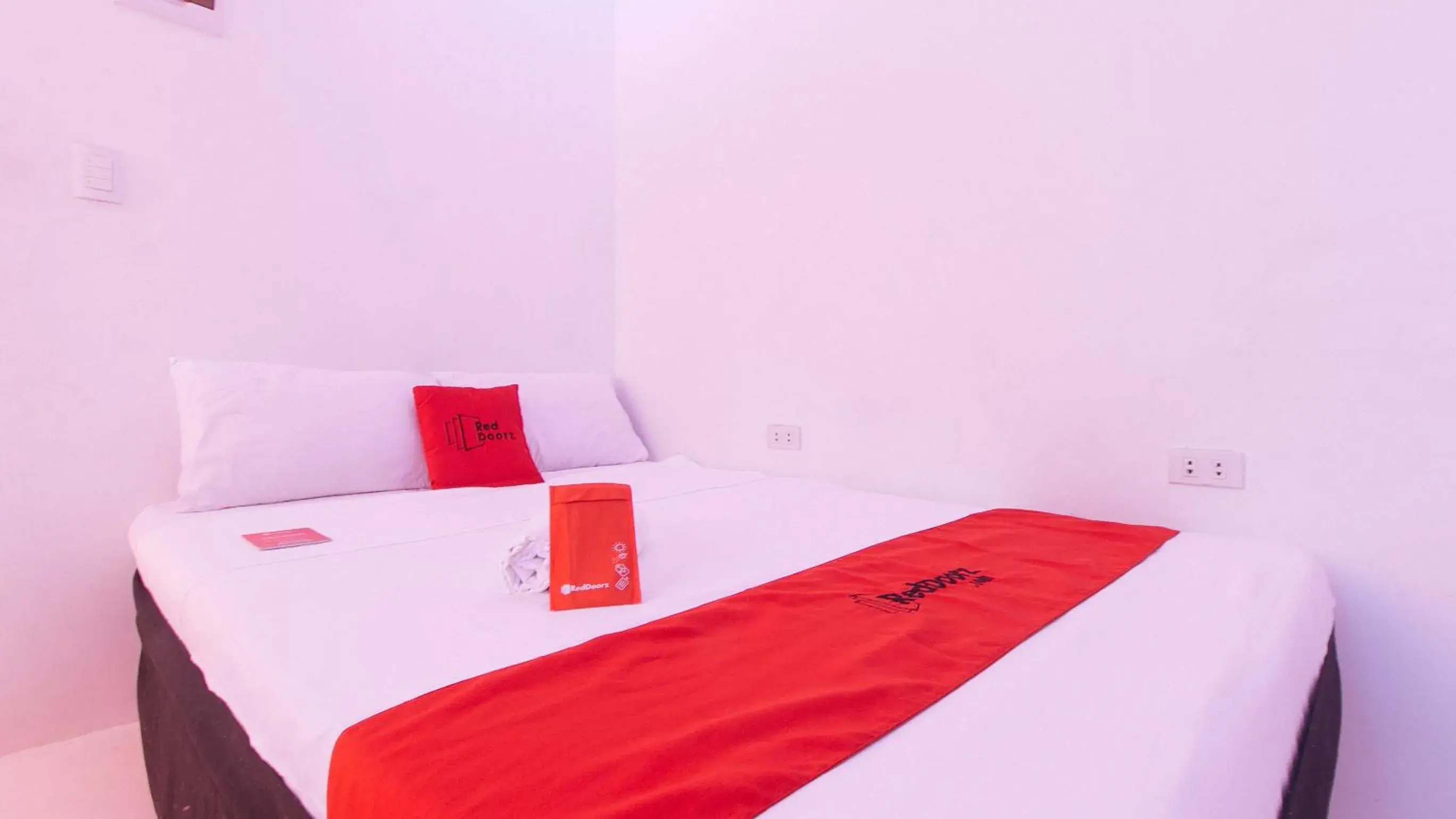 Bed in RedDoorz @ Jolly Orange Paranaque Bed in RedDoorz @ Jolly Orange Paranaque