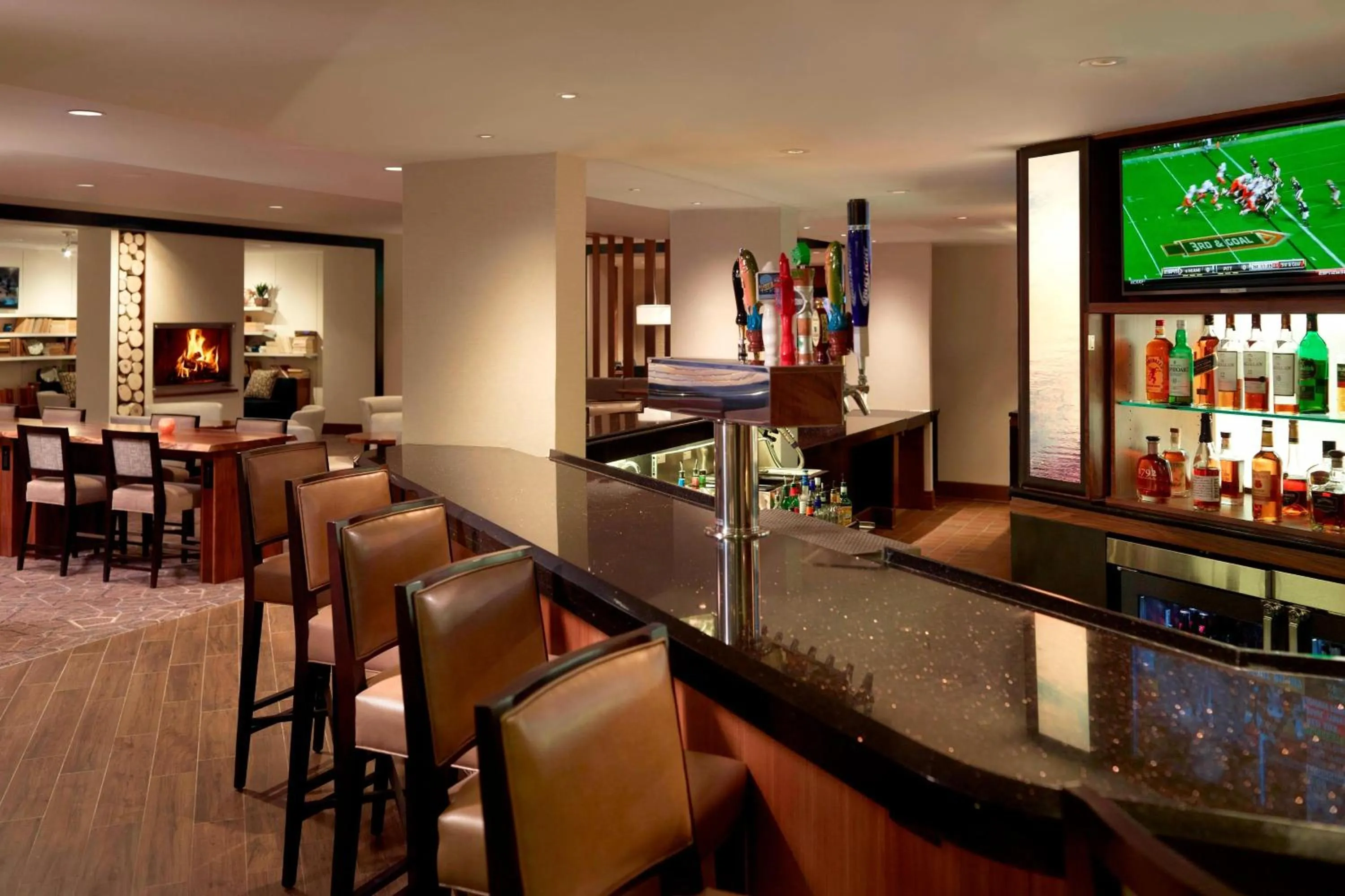 Lounge or bar in Atlanta Marriott Northwest at Galleria