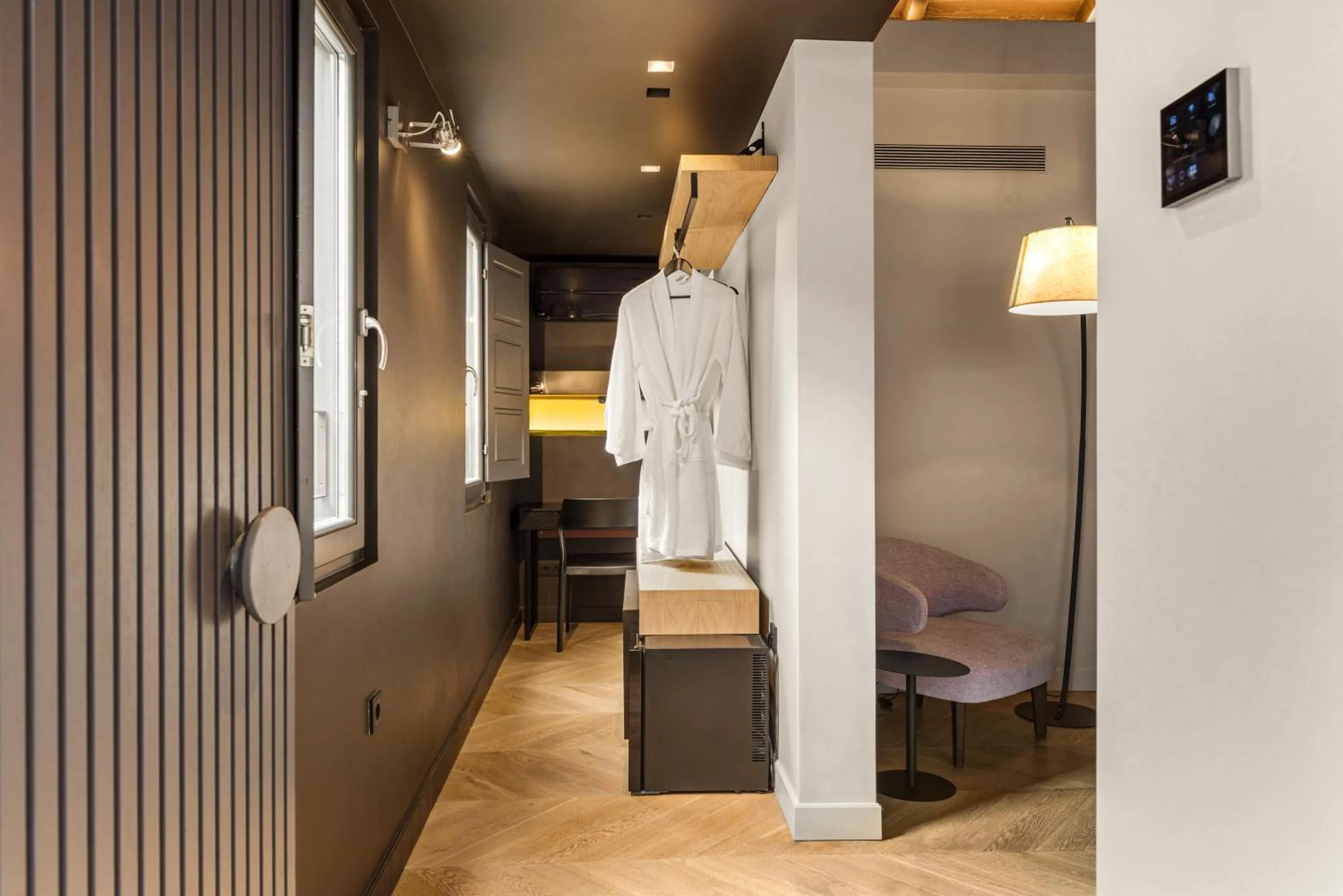 Bathroom, Bed in Athens Dom Hotel