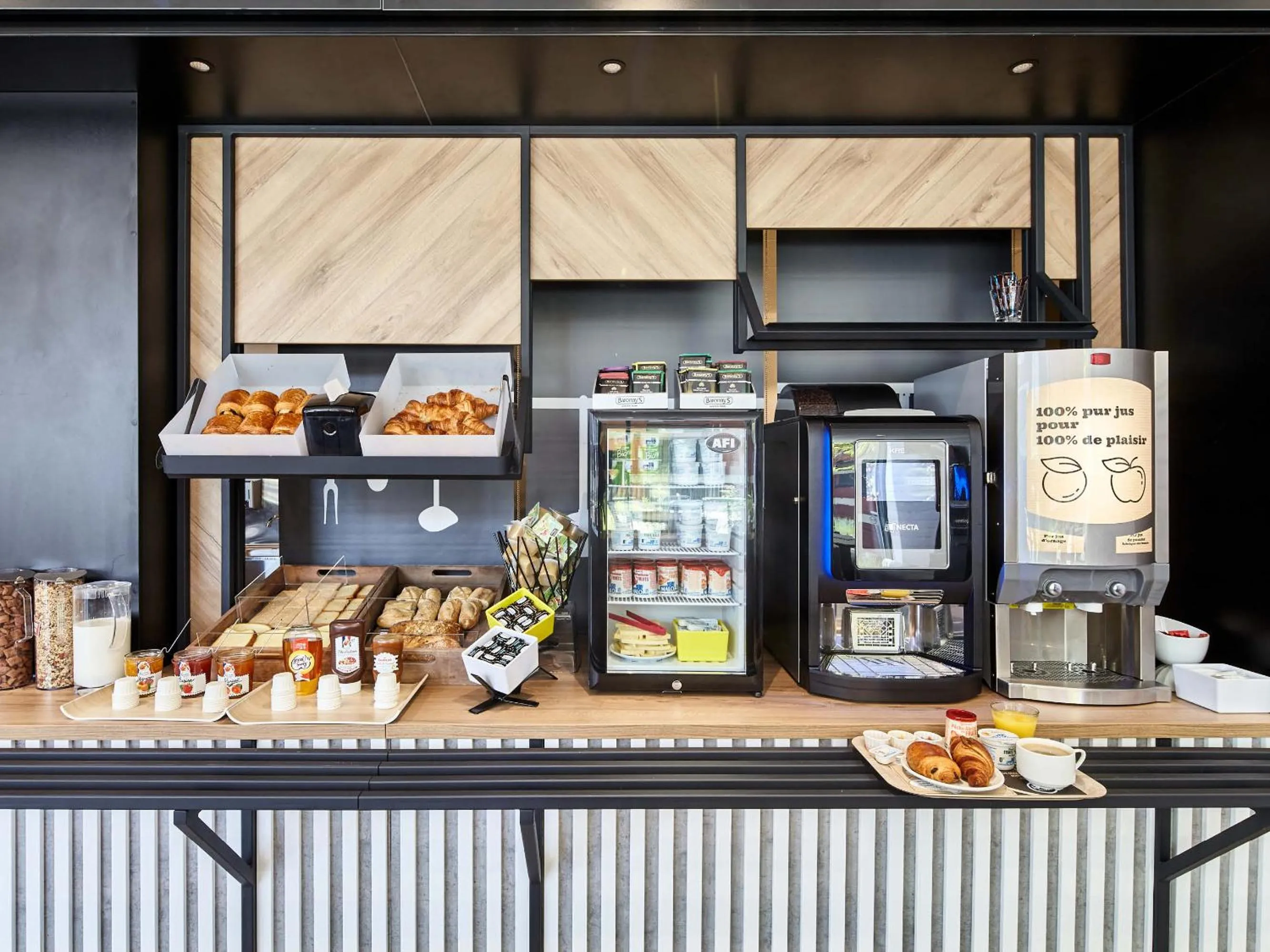 Breakfast in B&B HOTEL Argenteuil