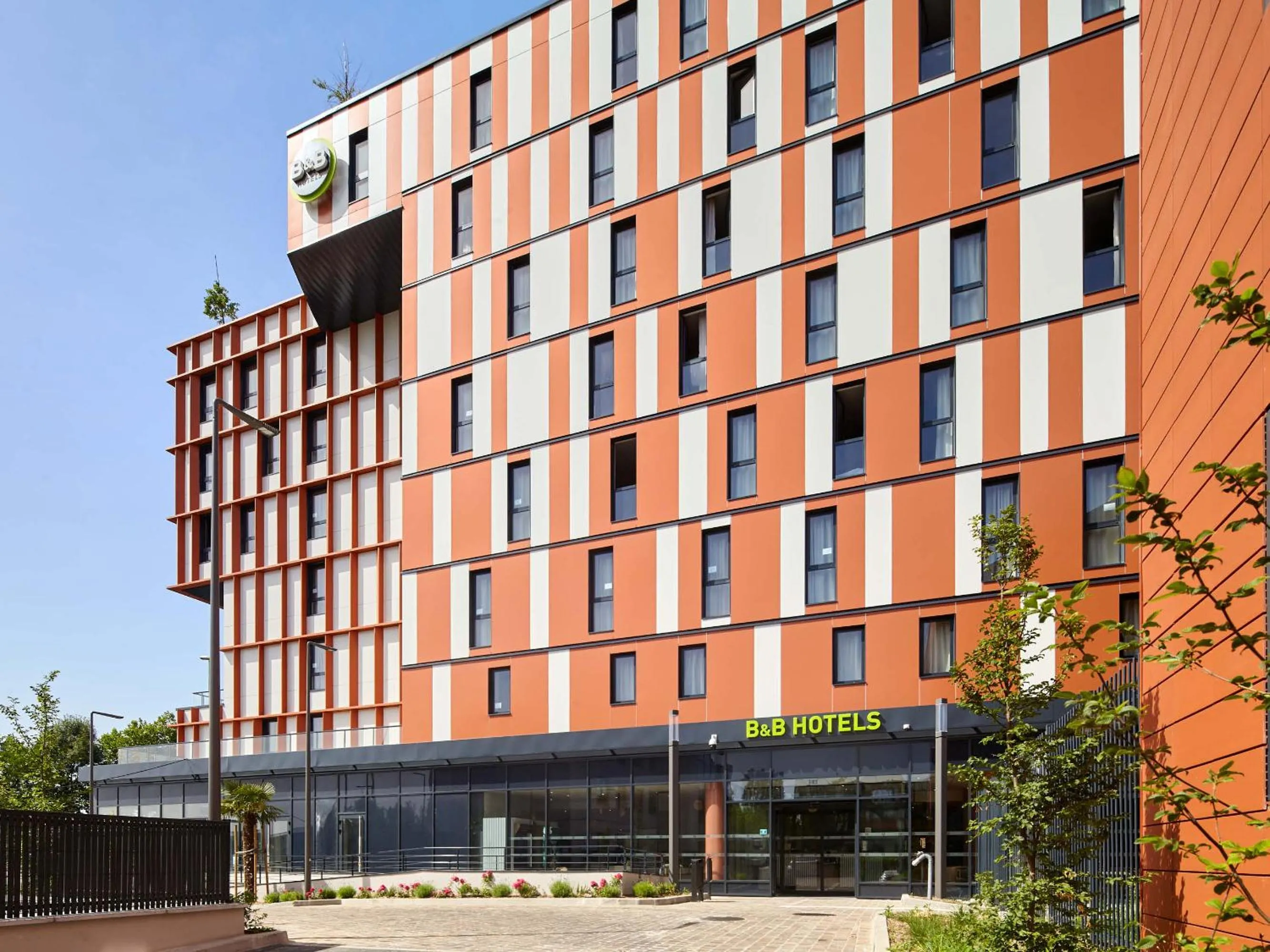 Property building in B&B HOTEL Argenteuil