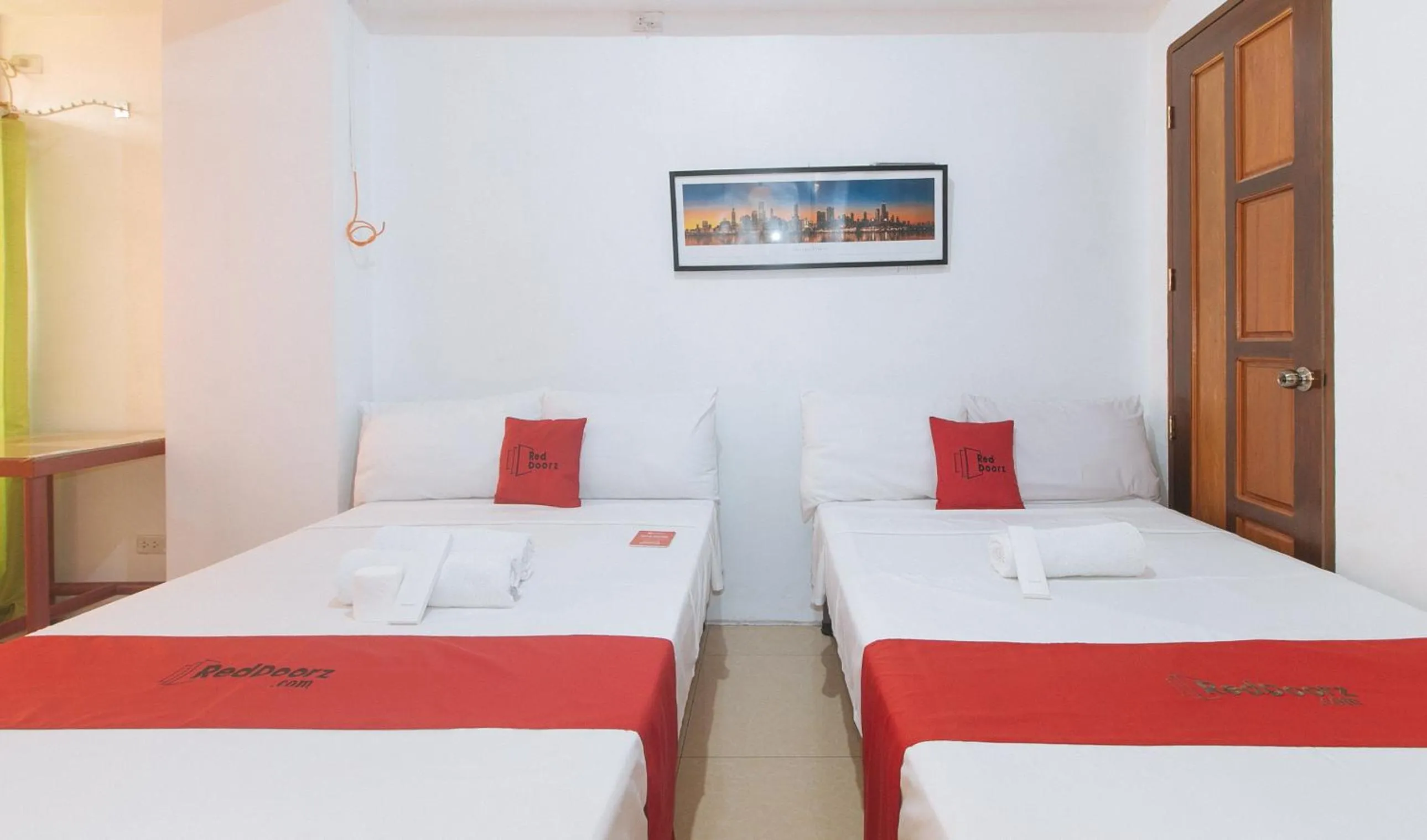 Photo of the whole room, Bed in RedDoorz near LRT 2 Antipolo Station