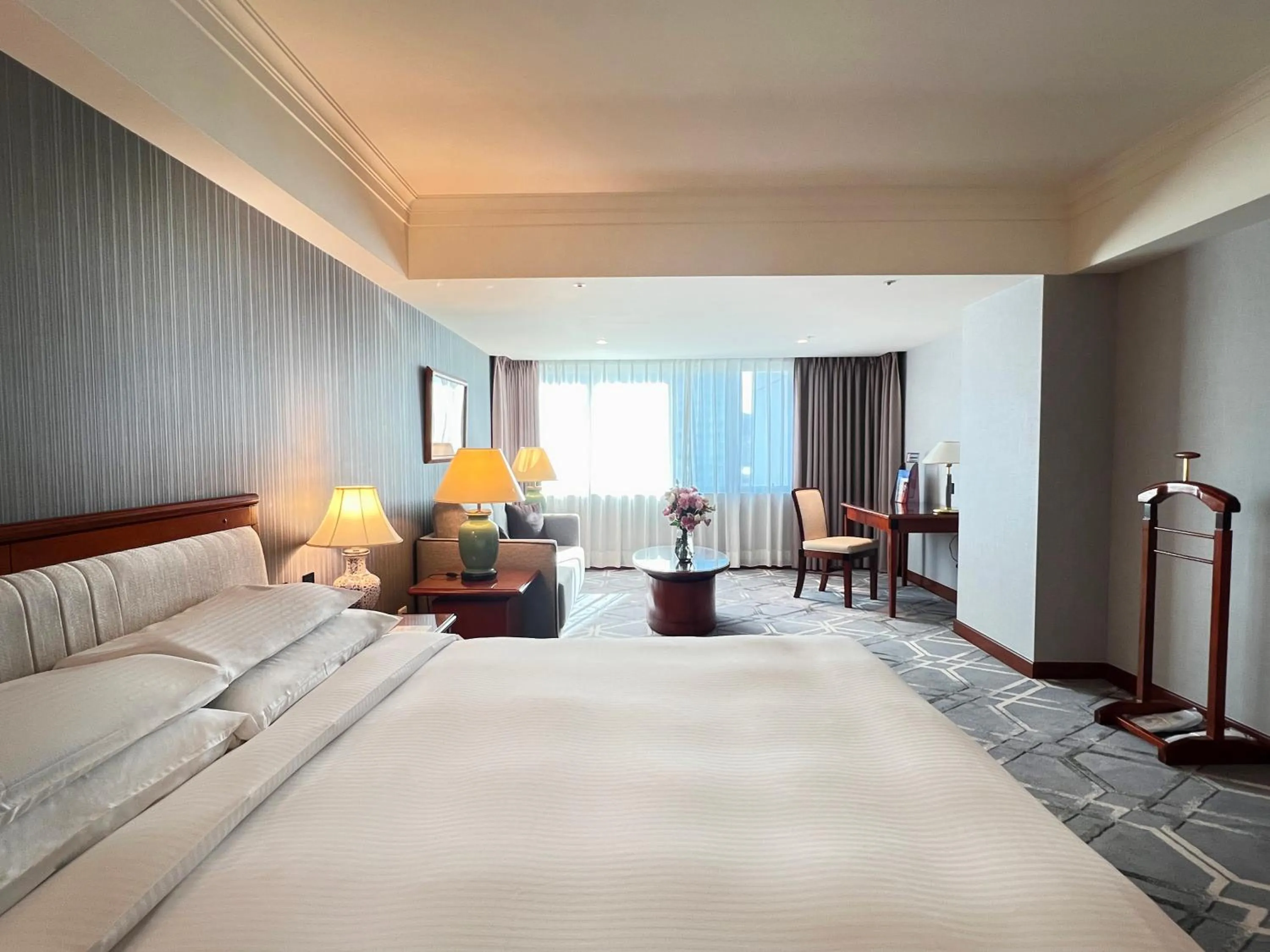 Photo of the whole room, Bed in Evergreen Laurel Hotel - Taichung