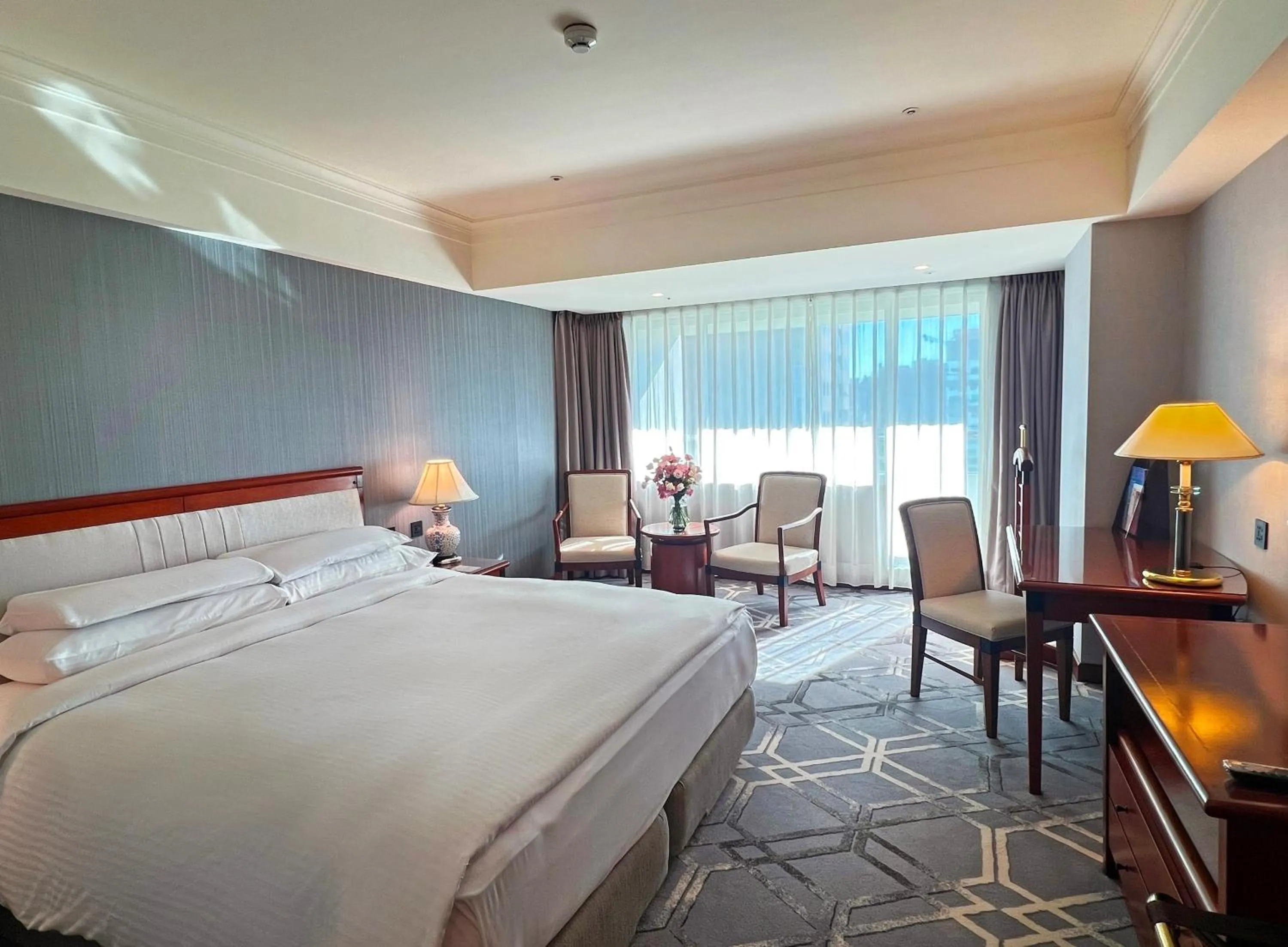 Photo of the whole room, Bed in Evergreen Laurel Hotel - Taichung