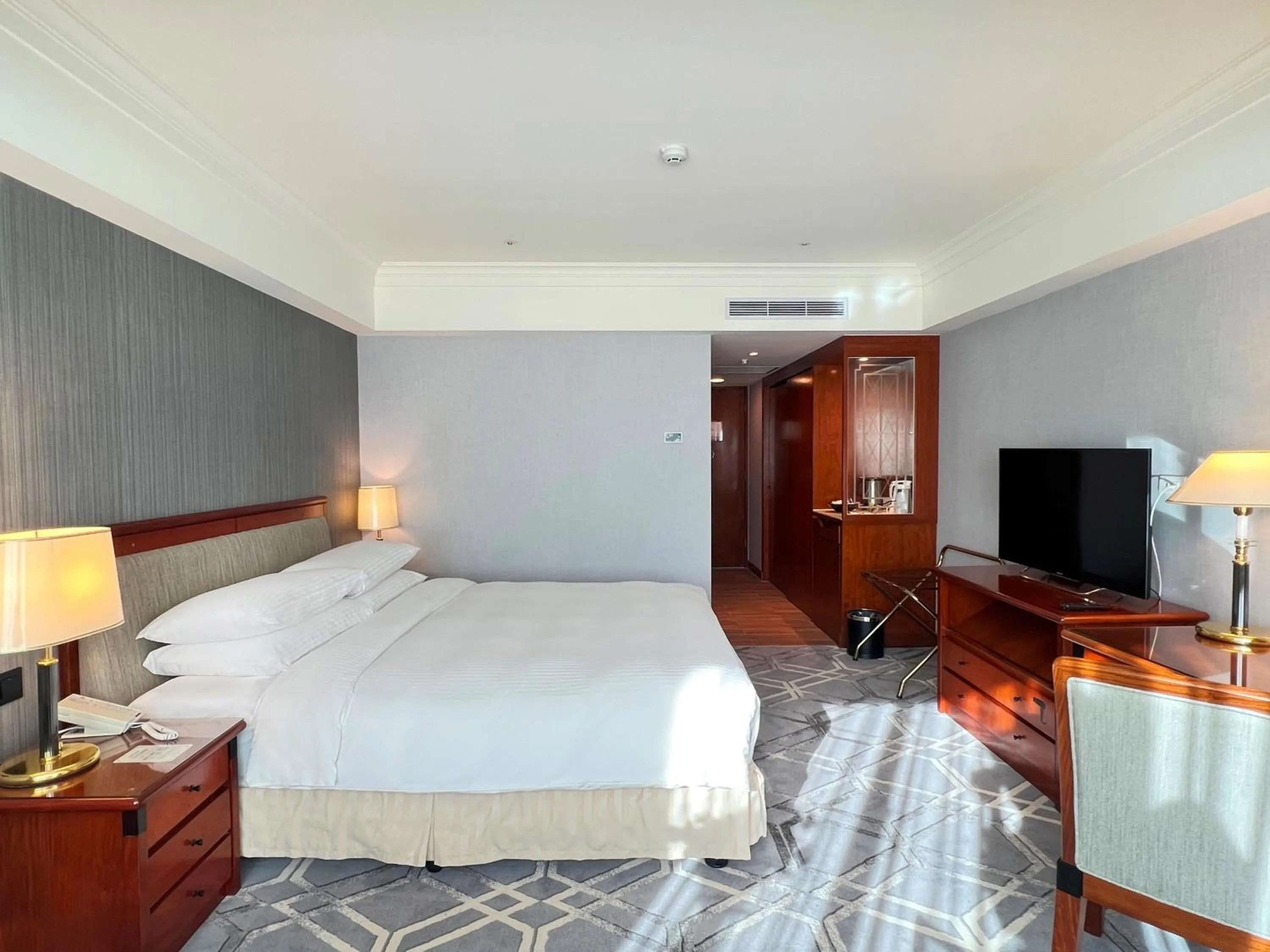 Photo of the whole room, Bed in Evergreen Laurel Hotel - Taichung