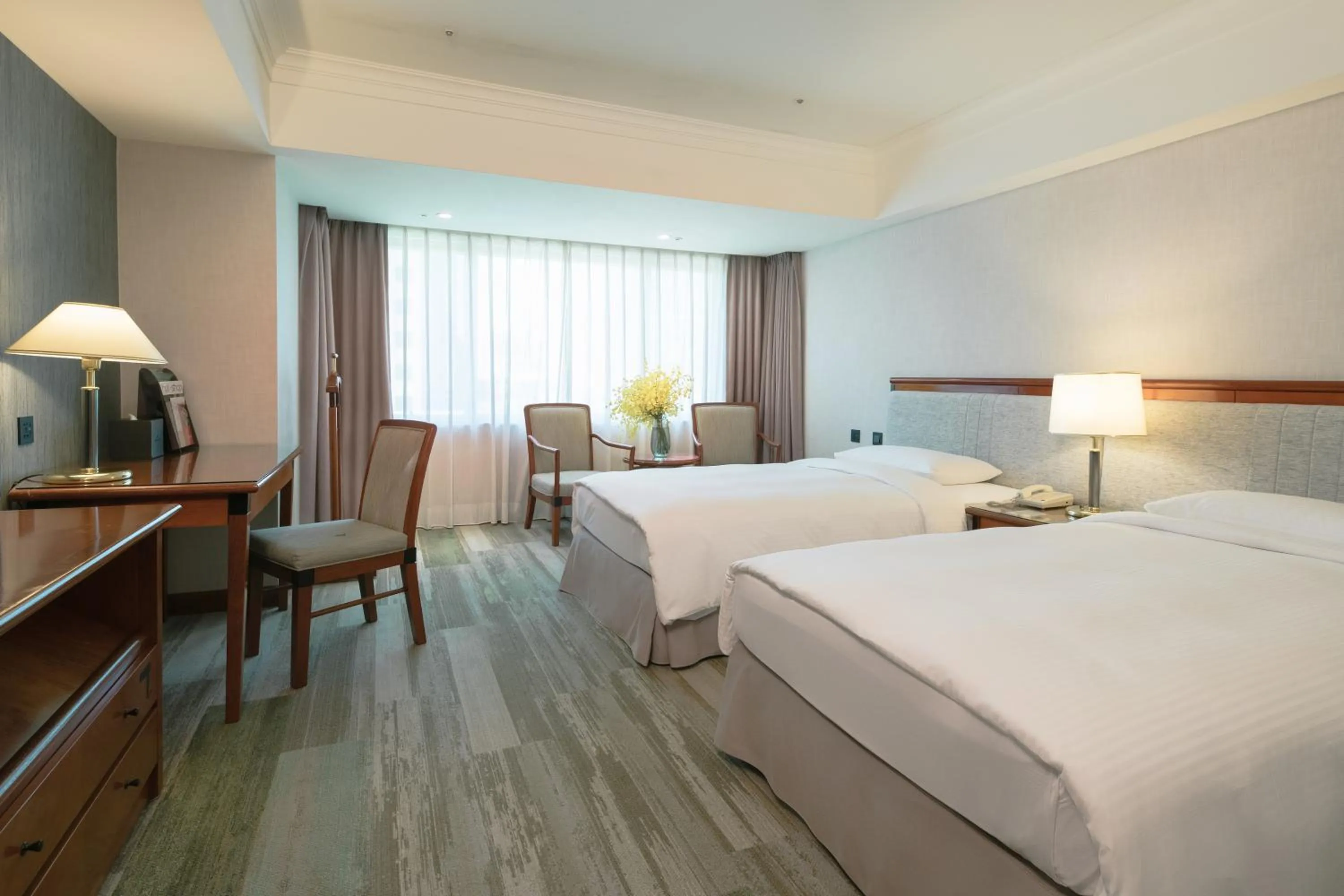 Photo of the whole room, Bed in Evergreen Laurel Hotel - Taichung
