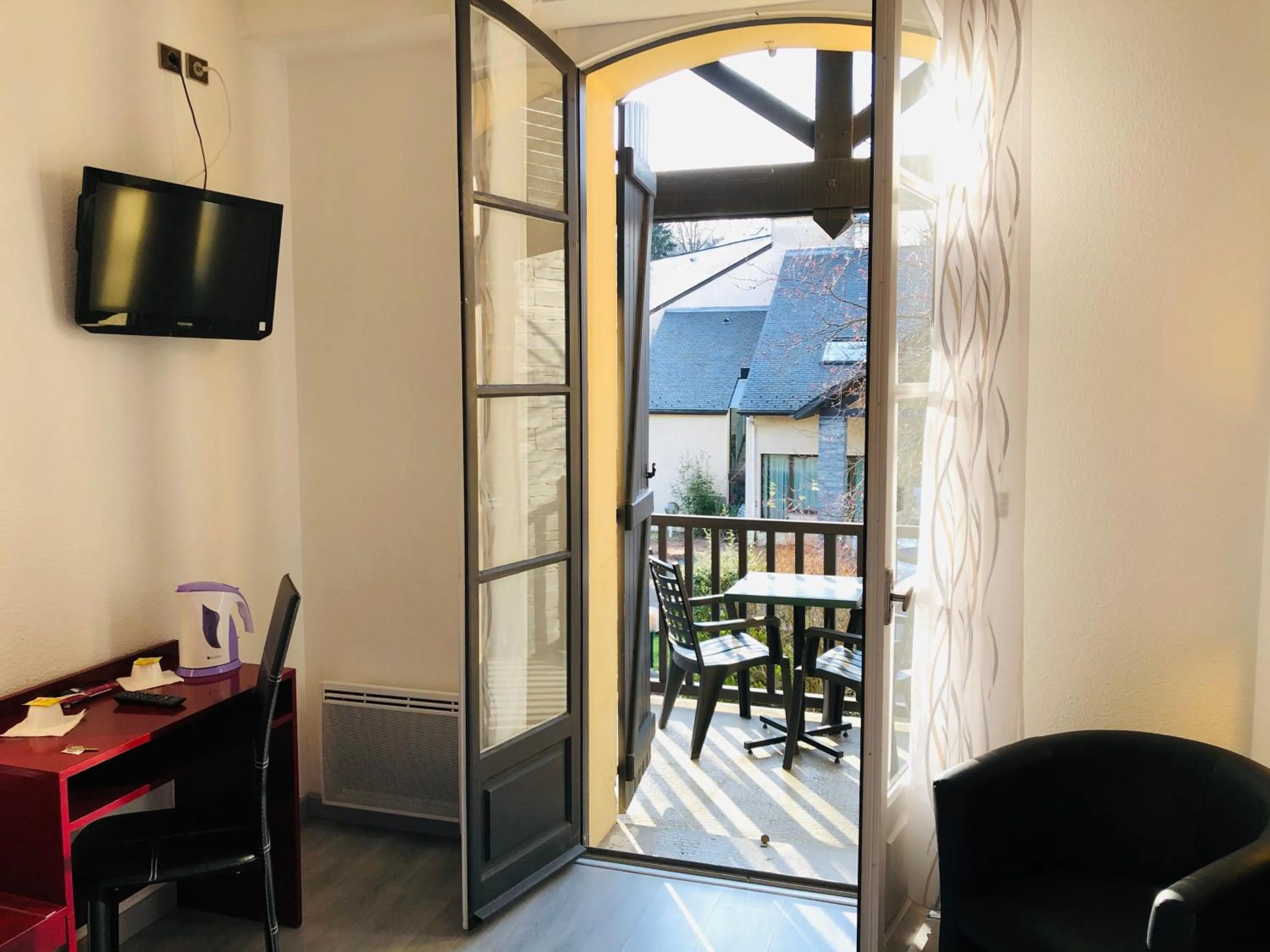 TV and multimedia, TV/Entertainment Center in Les Gentianes